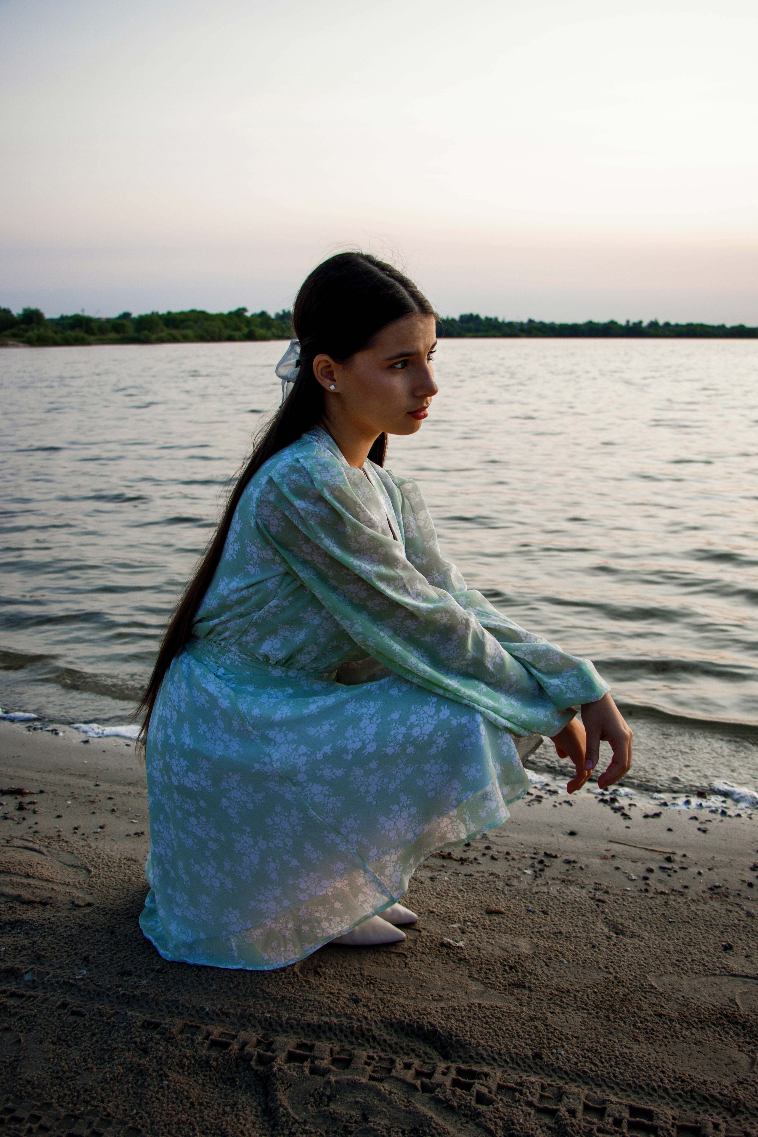 Эмилия у озера. Фотограф Татьяна Матрос