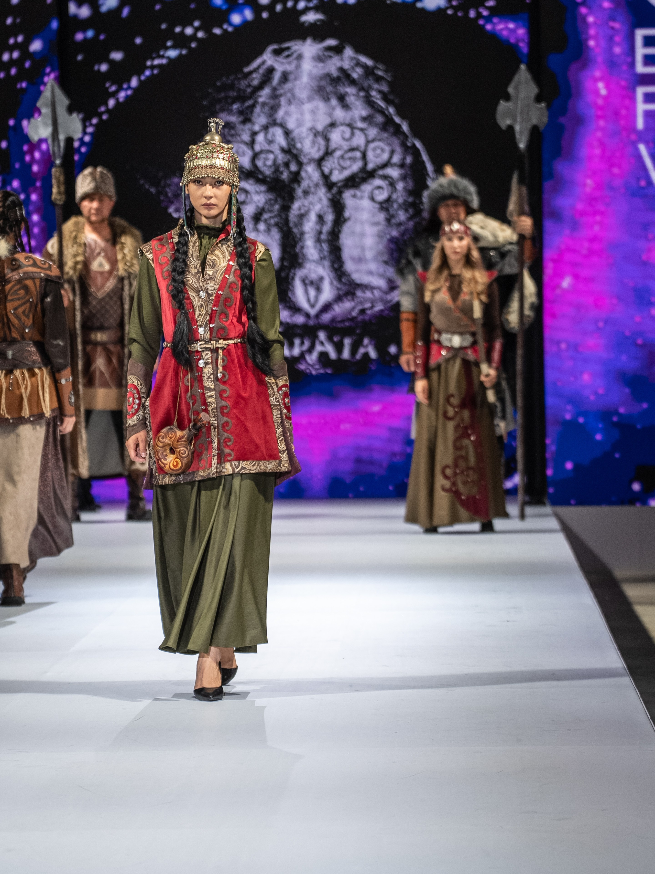 EURASIAN FASHION WEEK Lo Zarata. Сайт Алматинского НЮ АРТ, будуар и фэшн фотографа Дениса Карпенко