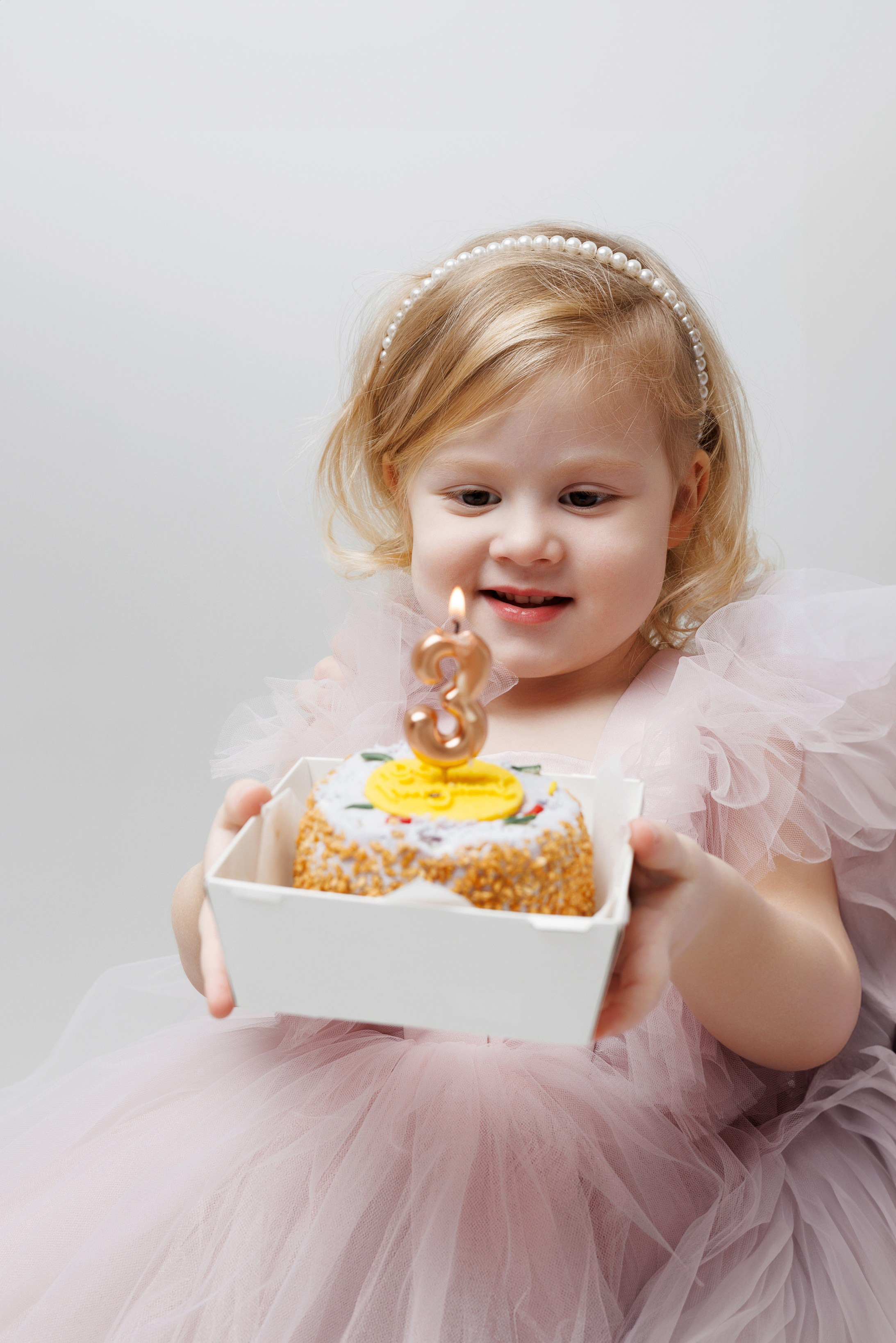 Съемка Дня Рождения Алисы в фотостудии CROSS-STUDIO зал IDEAL. Свадебный и семейный фотограф в Москве и МО Елена Агапова