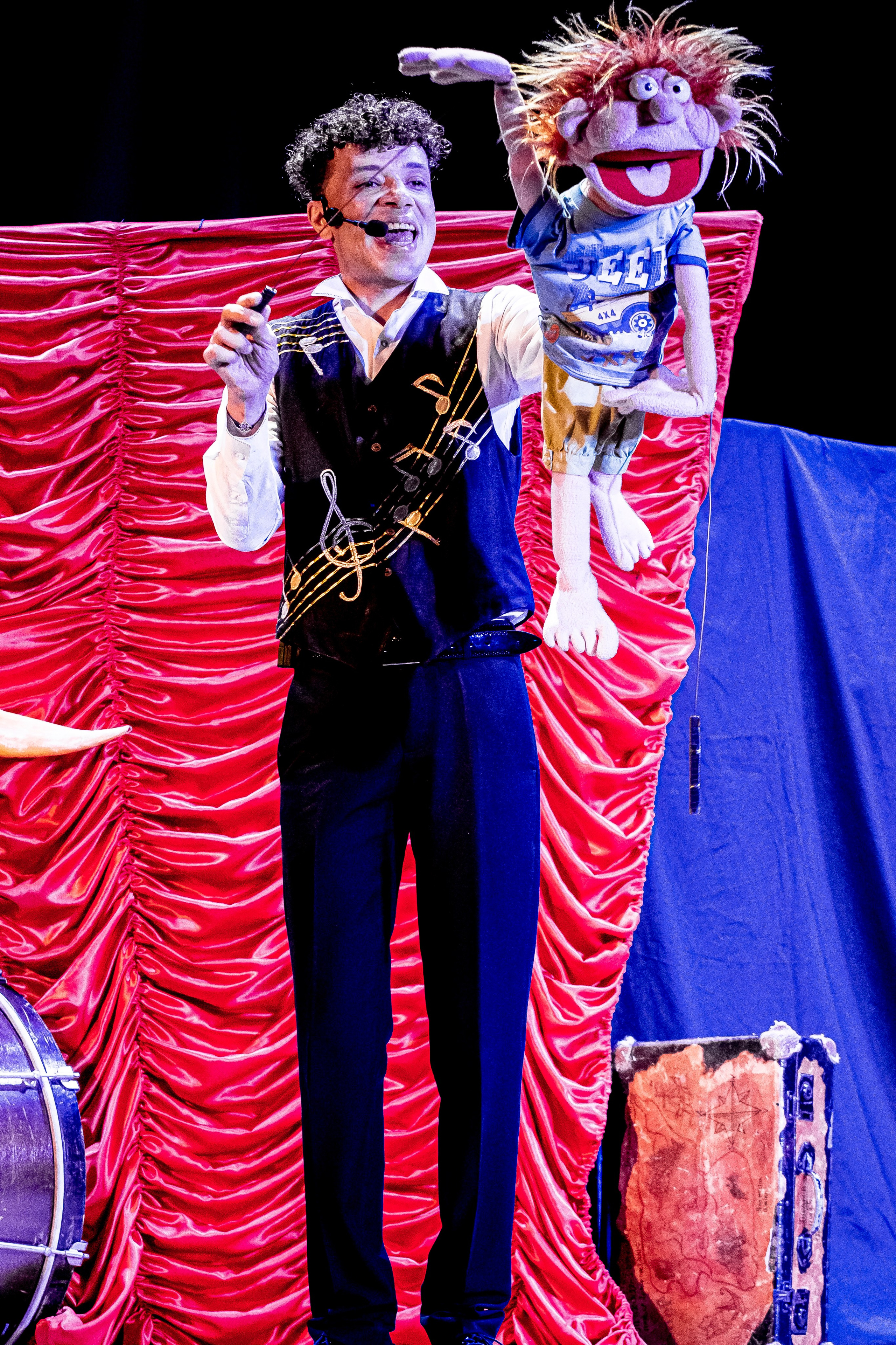 Цирк из Саквояжа спектакль театра САКВОЯЖ. Фотограф в Сочи Юрий Шептаев