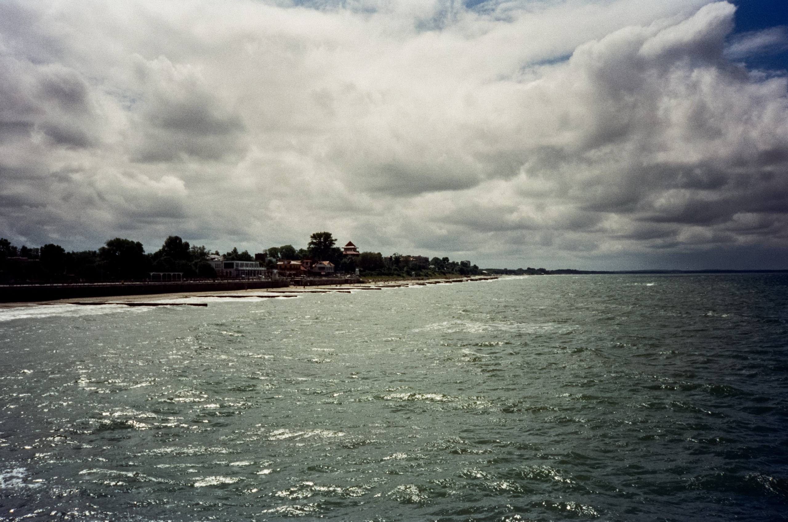 Зеленоградск. Море, пирс и вид на Куршскую косу. Фотограф-документалист Мария Осокина