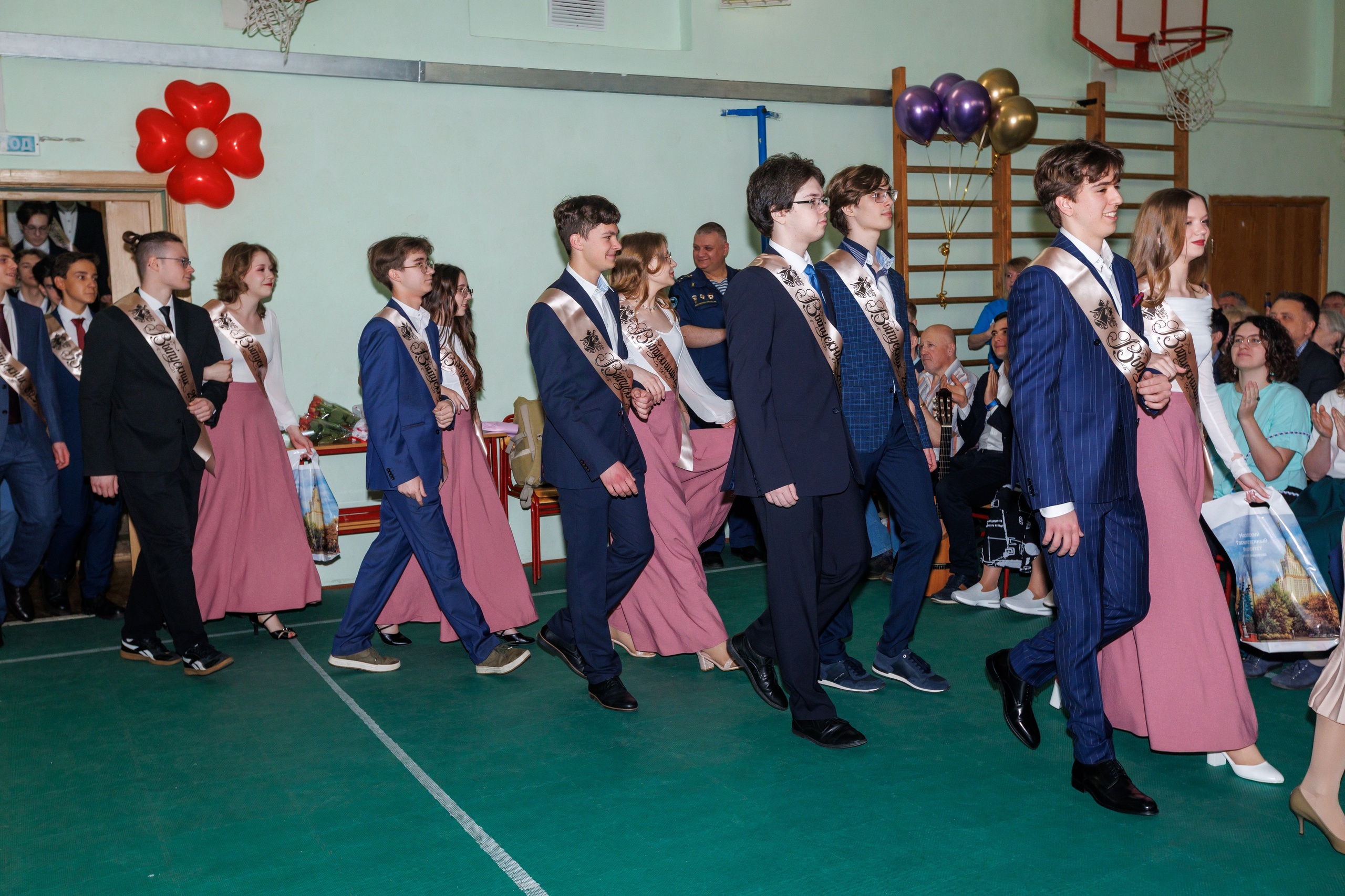 11 класс / Последний звонок / МехМат / г. Москва. Детский и семейный фотограф Мария Киселёва. Москва