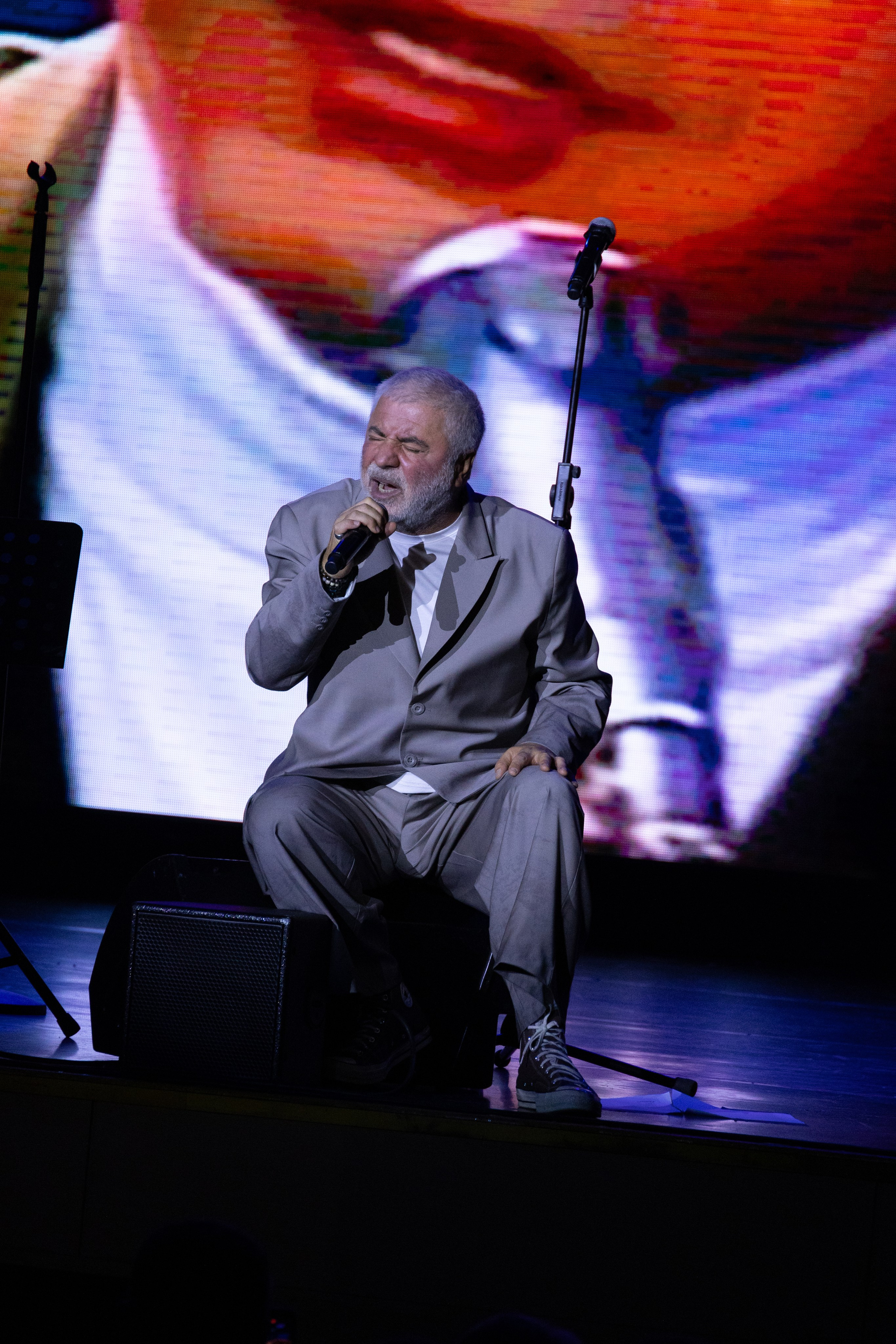 Сосо Павлиашвили КРАСНОЯРСК. Фотограф Красноярск съемки лавстори, фотосессия в студии, портретная съемка, творческие фотосессии