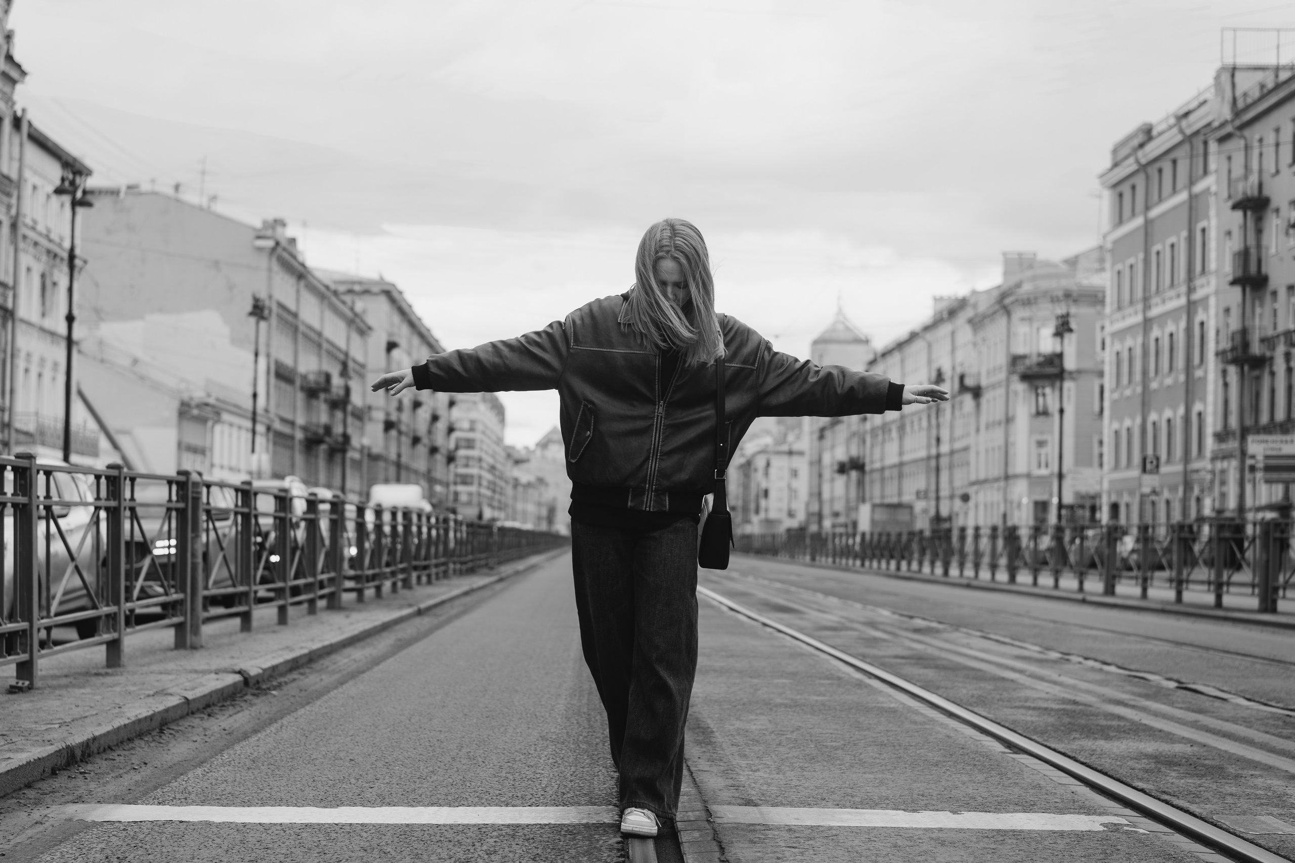 Прогулочная фотосессия по Обводному каналу. Виктория Спорова. Ваш портретный фотограф в Санкт-Петербурге