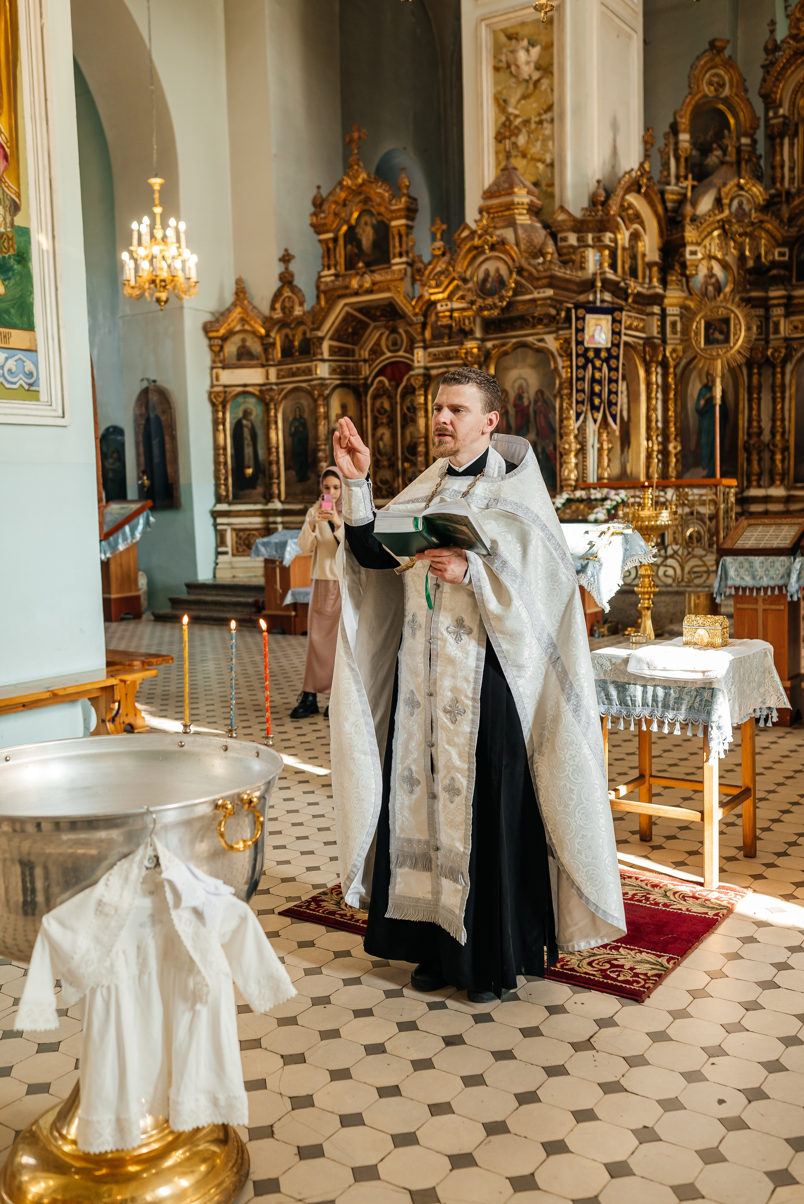 Крещение в Храме Успения Пресвятой Богородицы Гундоровский. Фотограф в Каменске-Шахтинском и парке Лога Ольга Сагал