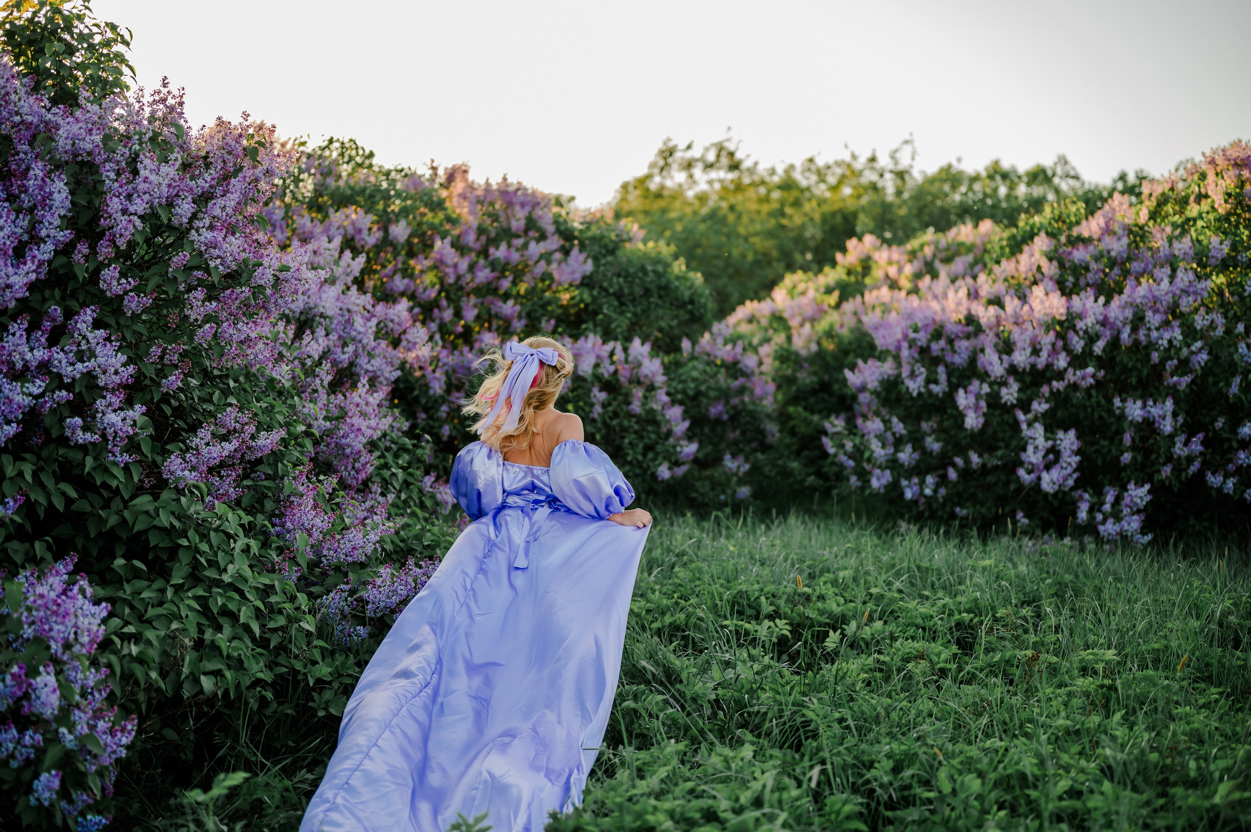 Юлия и сирень. Свадебный и семейный фотограф Евгения Кононова