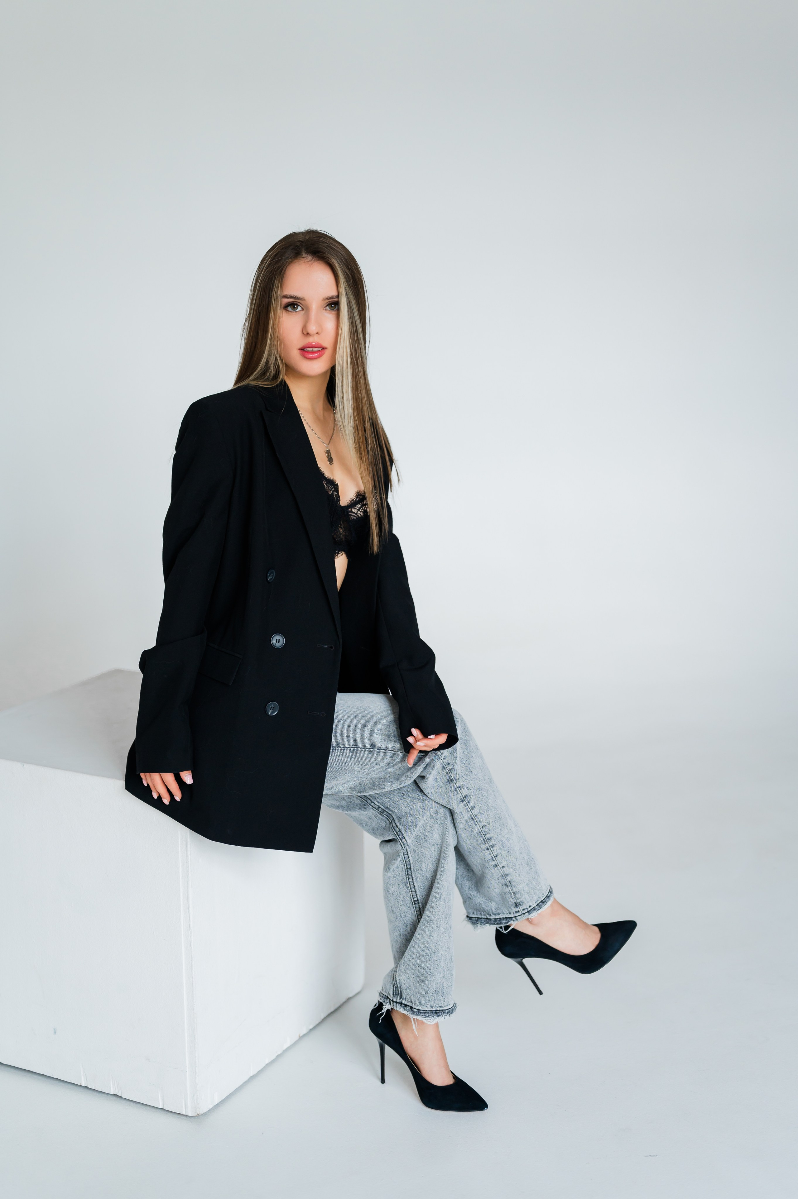 Алина, съемка на циклораме. Свадебный и семейный фотограф Евгения Кононова