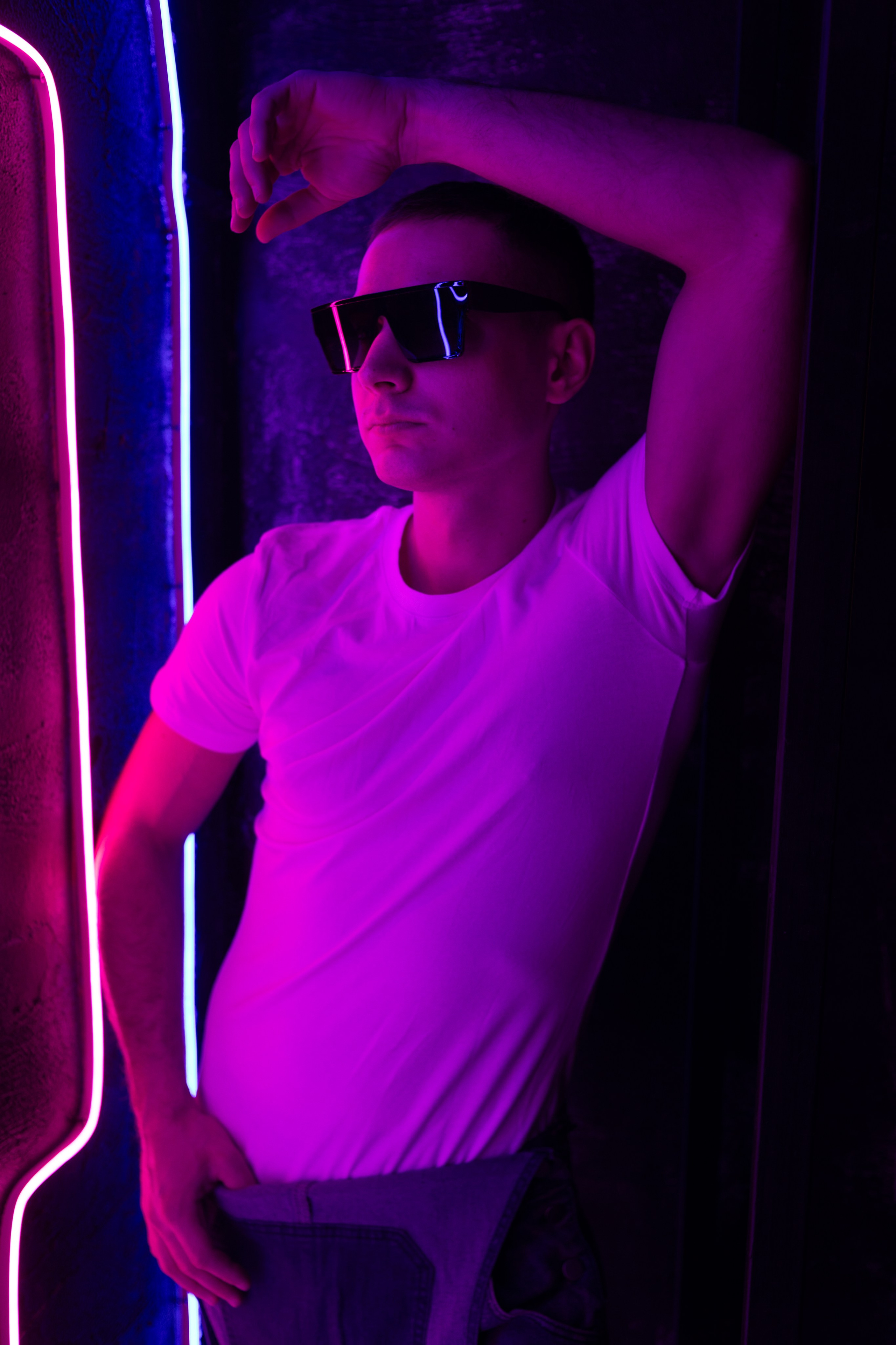 Евгений. Неон. Фотограф Регина Крикунова г. Красноярск