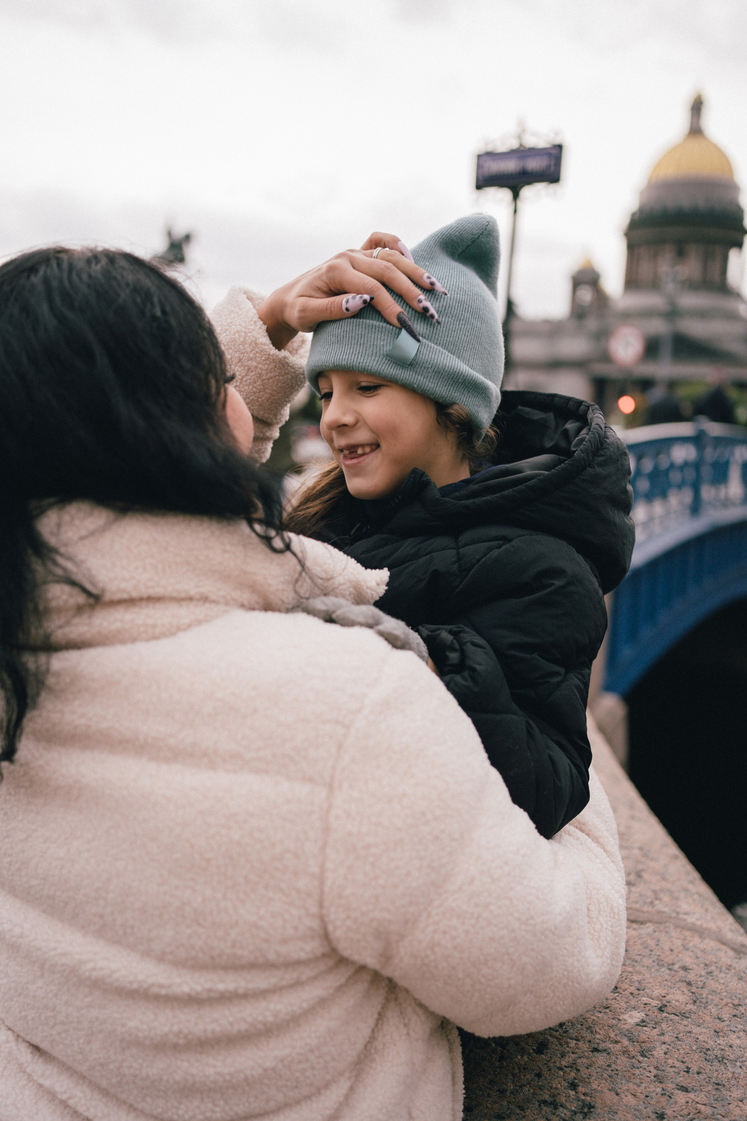 Мама, сын и дочка. Репортажный фотограф в Санкт-Петербурге. Фотограф на мероприятие в СПБ