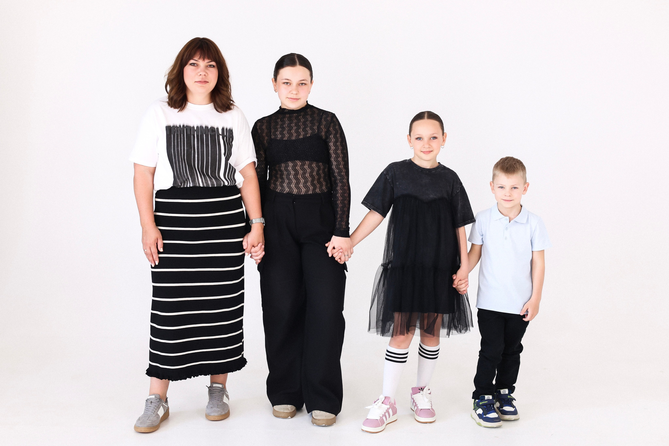 Анна и семья. Фотограф Елизавета Наумова