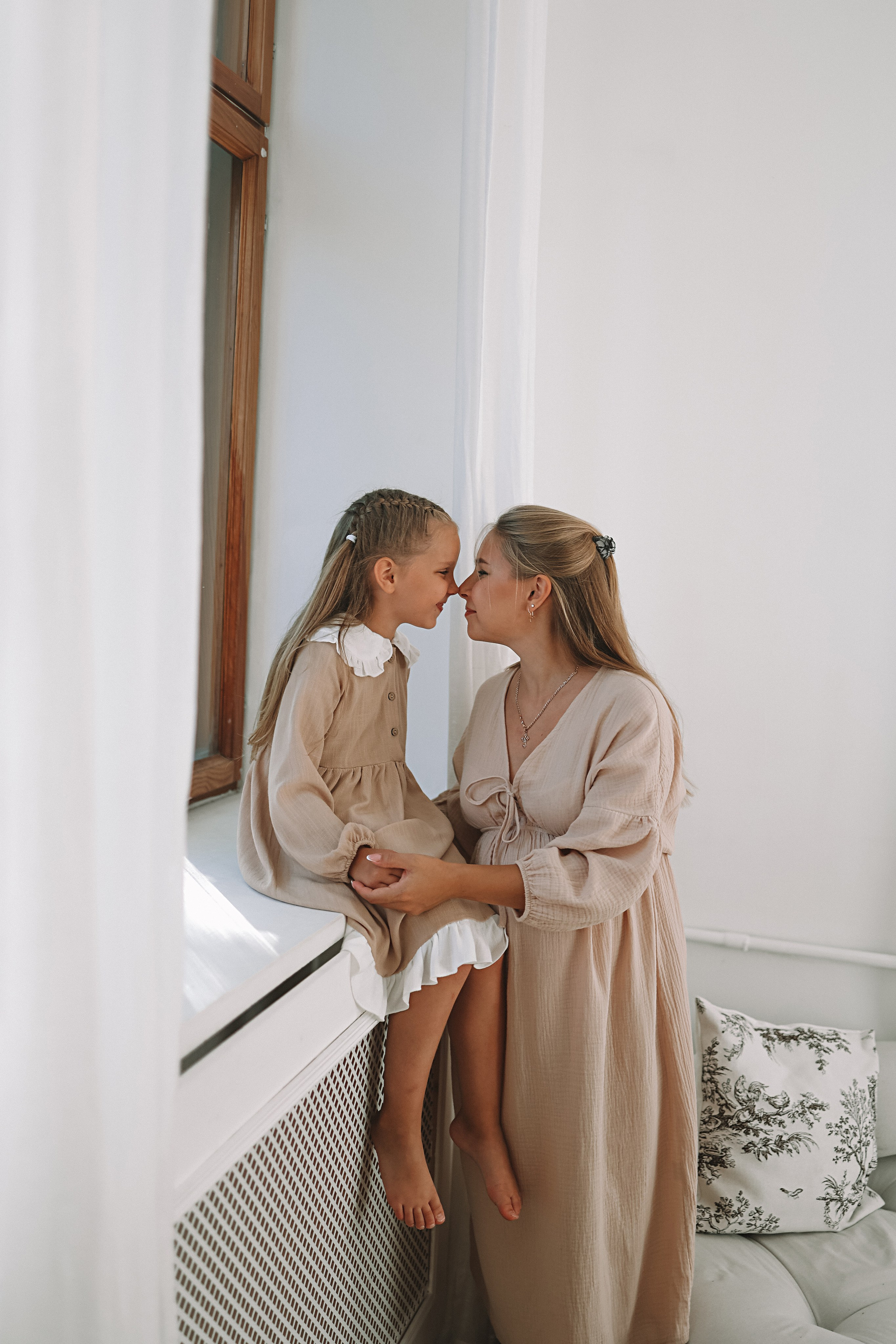 Квартира (беременность). Семейный фотограф Тюмень, фотограф на роды Салмина Мария