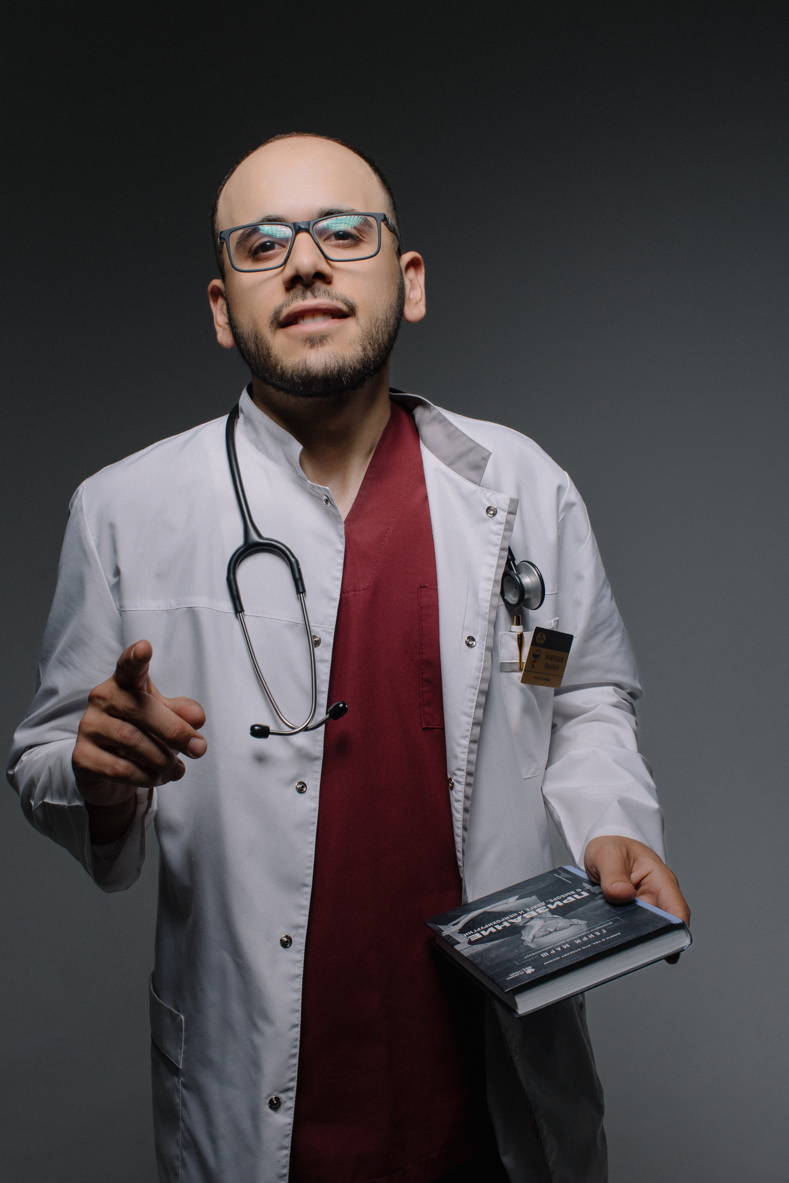 Съёмка для выпускников ГГМУ с элементами контента. Часть 2. Сергеев Алексей. Фотограф