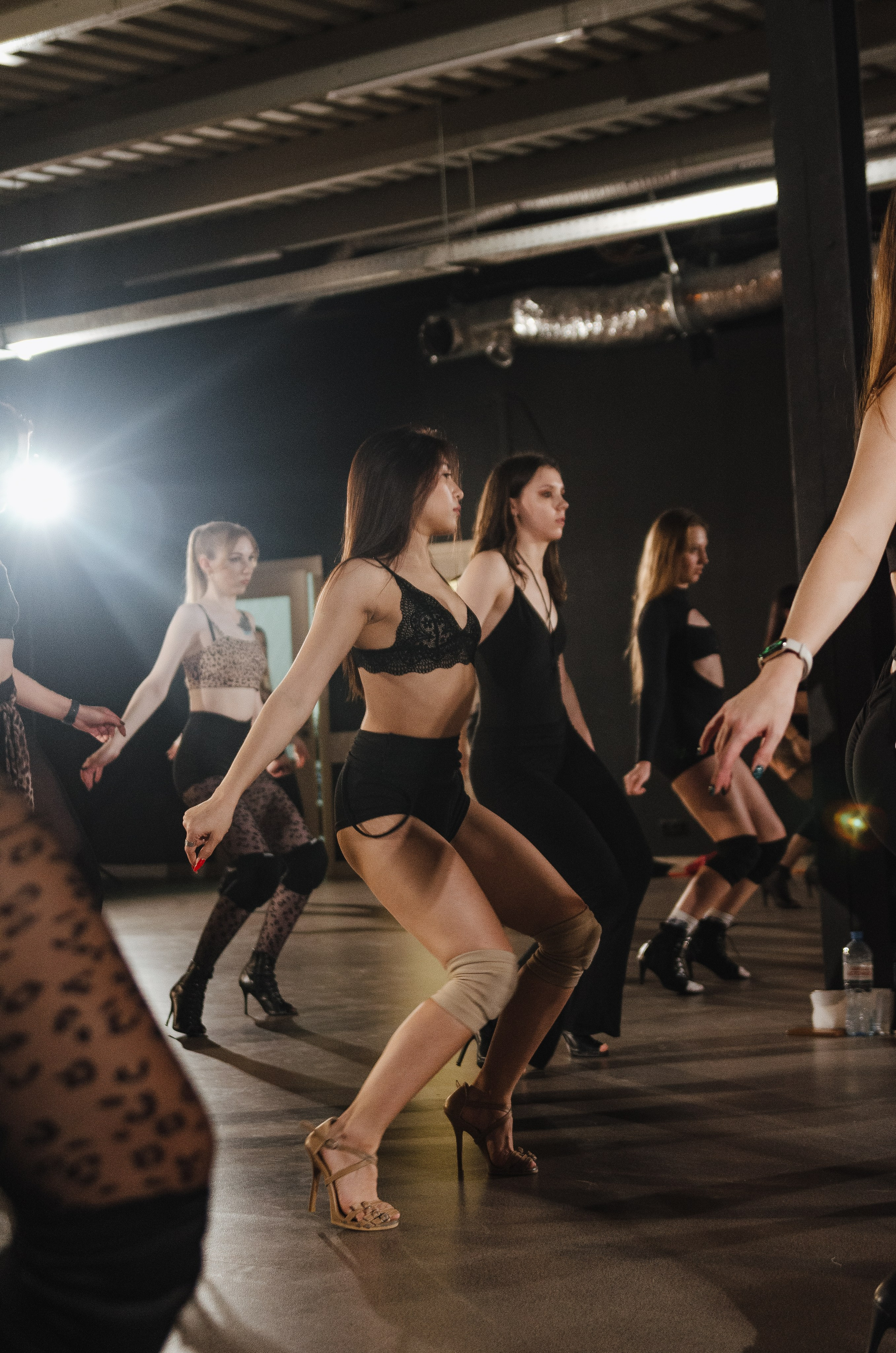 Мастер-классы по High Heels/Girly hip-hop от Оксаны ATTA. Денисова Аля — фотограф для парных съемок и индивидуальных историй в Барнауле