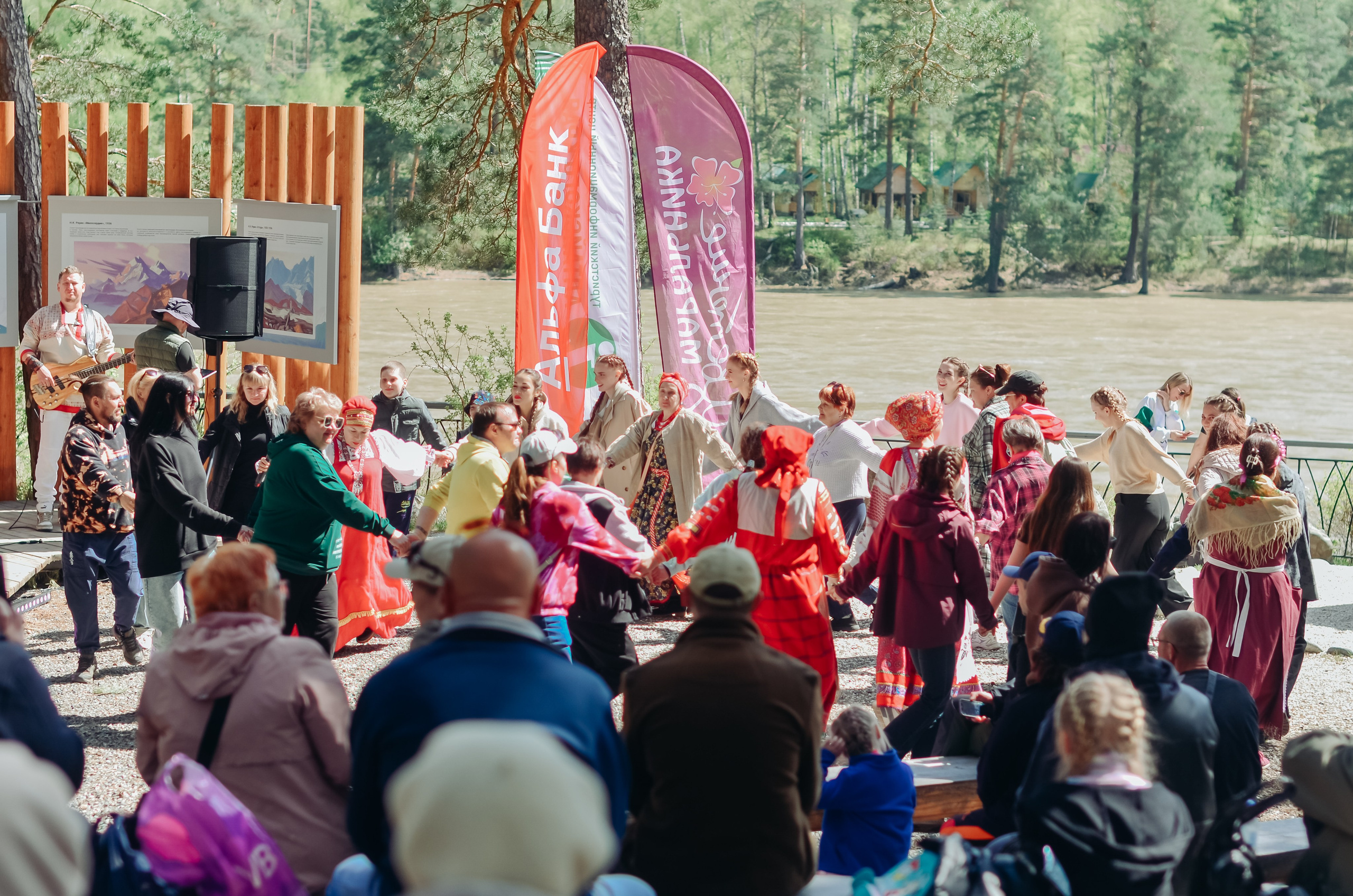 Фестиваль «Цветение Маральника на Алтае 2025». Фоторепортаж. Денисова Аля — фотограф для парных съемок и индивидуальных историй в Барнауле