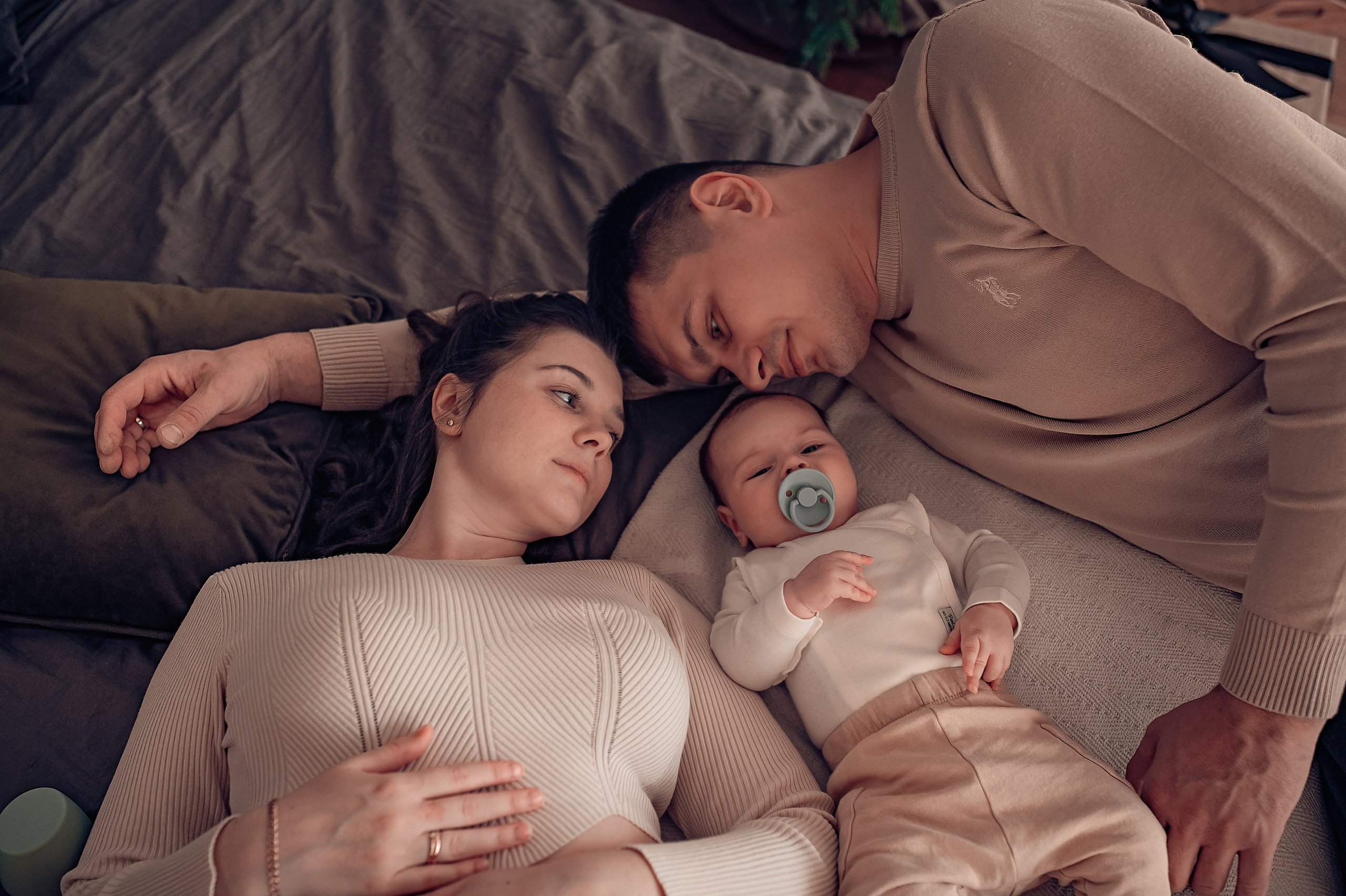 Виктория, Александр, Ванюша и Ариша. Фотографы крещения/венчания  Красноярск Татьяна и Вячеслав Переваловы