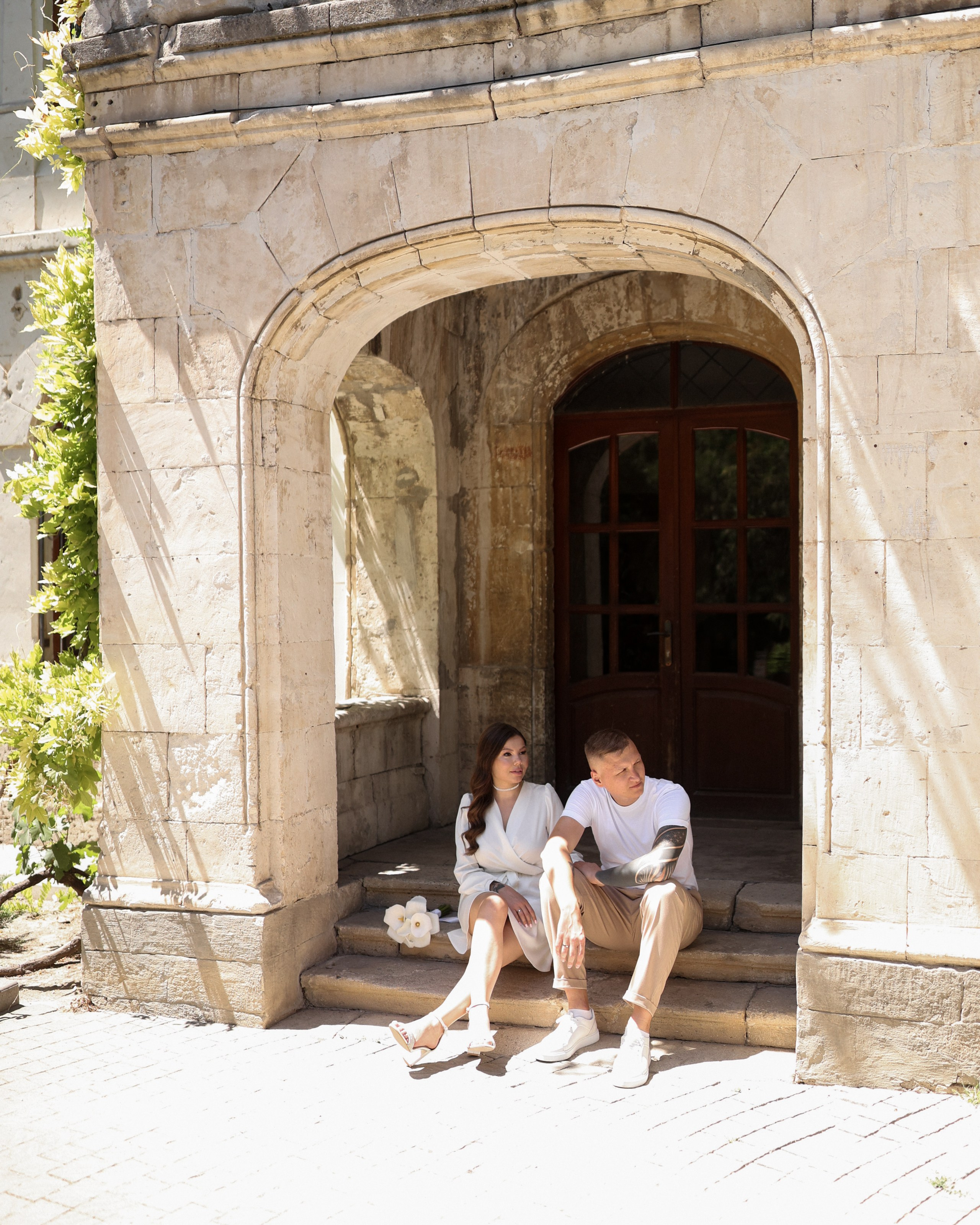 Роспись и прогулка в старом Херсонесе. Фотограф в Севастополе и Крыму Артем Волобуев