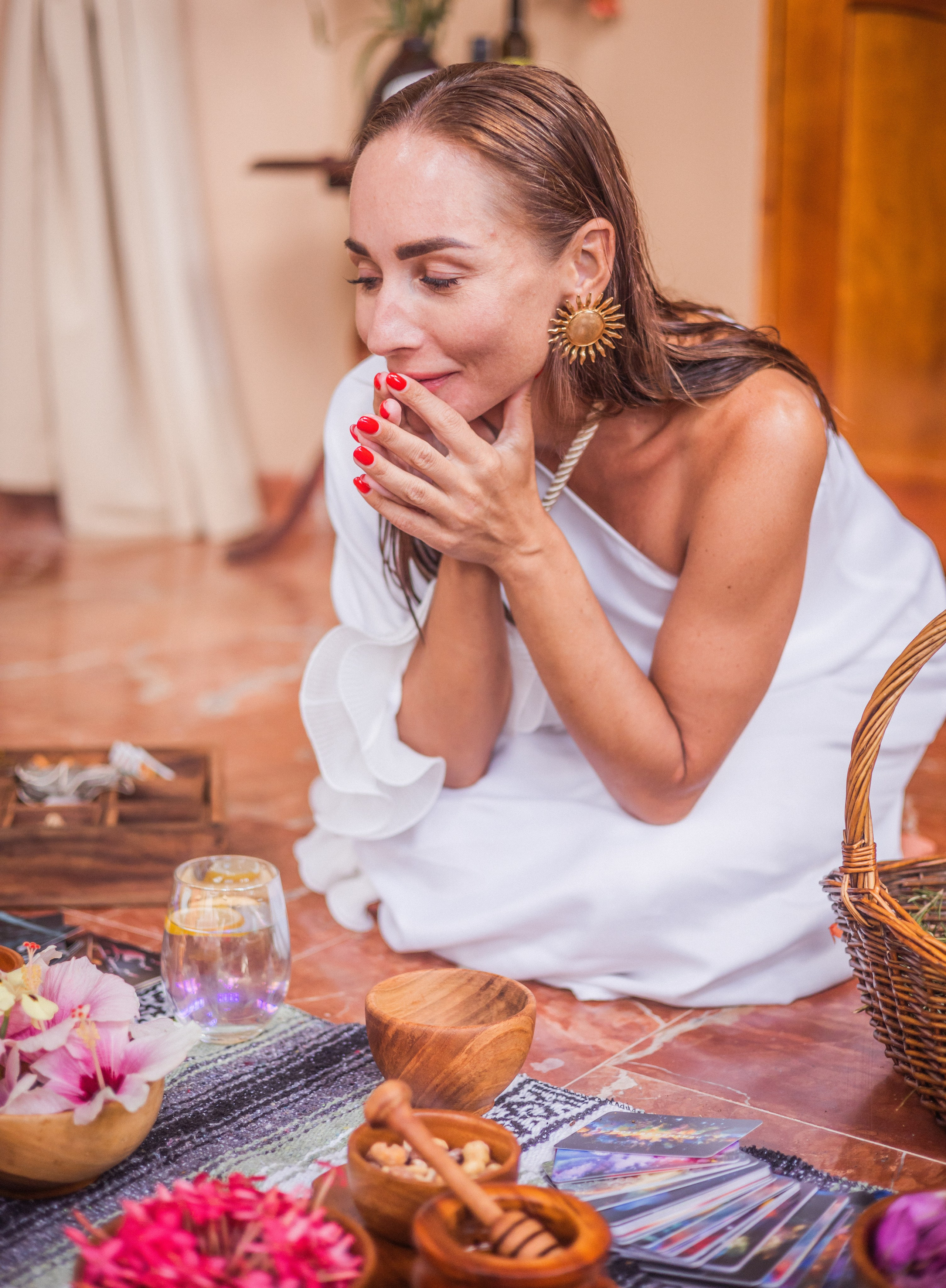 Swaddling practice by Nana. Family, portrait, content photo in Costa Rica Evgeniya Besprozvannykh