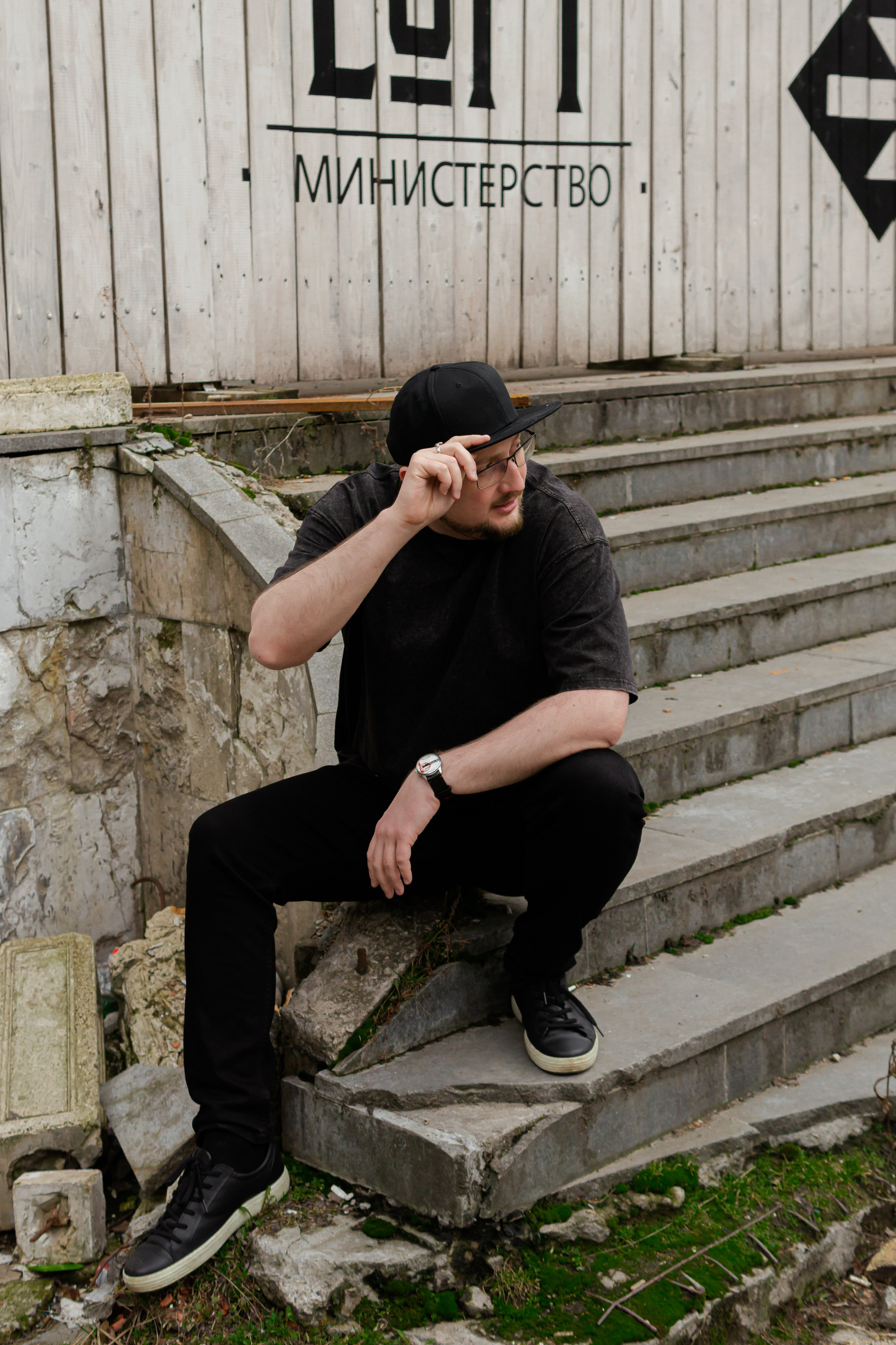 Съемка мерча БЛТ* Semiotica в городе. Фотограф-анималист Ксения Воробьева, Москва