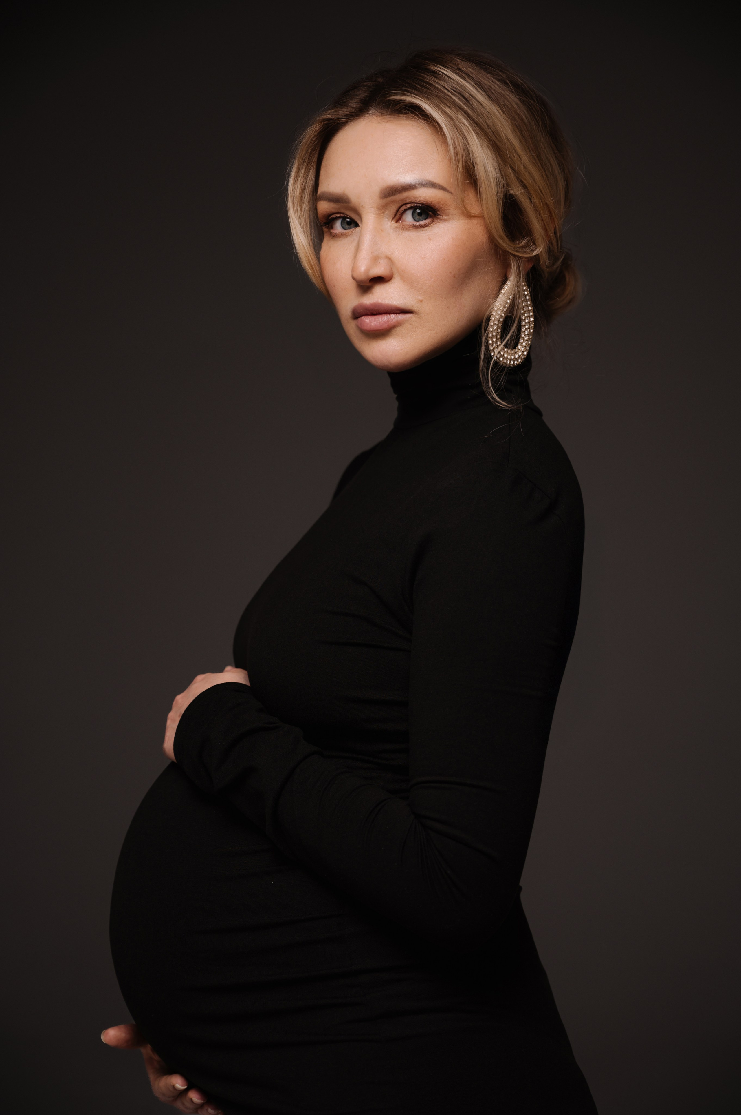 Профессиональный семейный и беременный фотограф в Санкт-Петербурге — Маргарита Иванова. Индивидуальные фотосессии под ключ: от образа до гот. Профессиональный фотограф беременности в СПБ. Стильные фотосессии беременности в стиле минимализм и классическая фотография