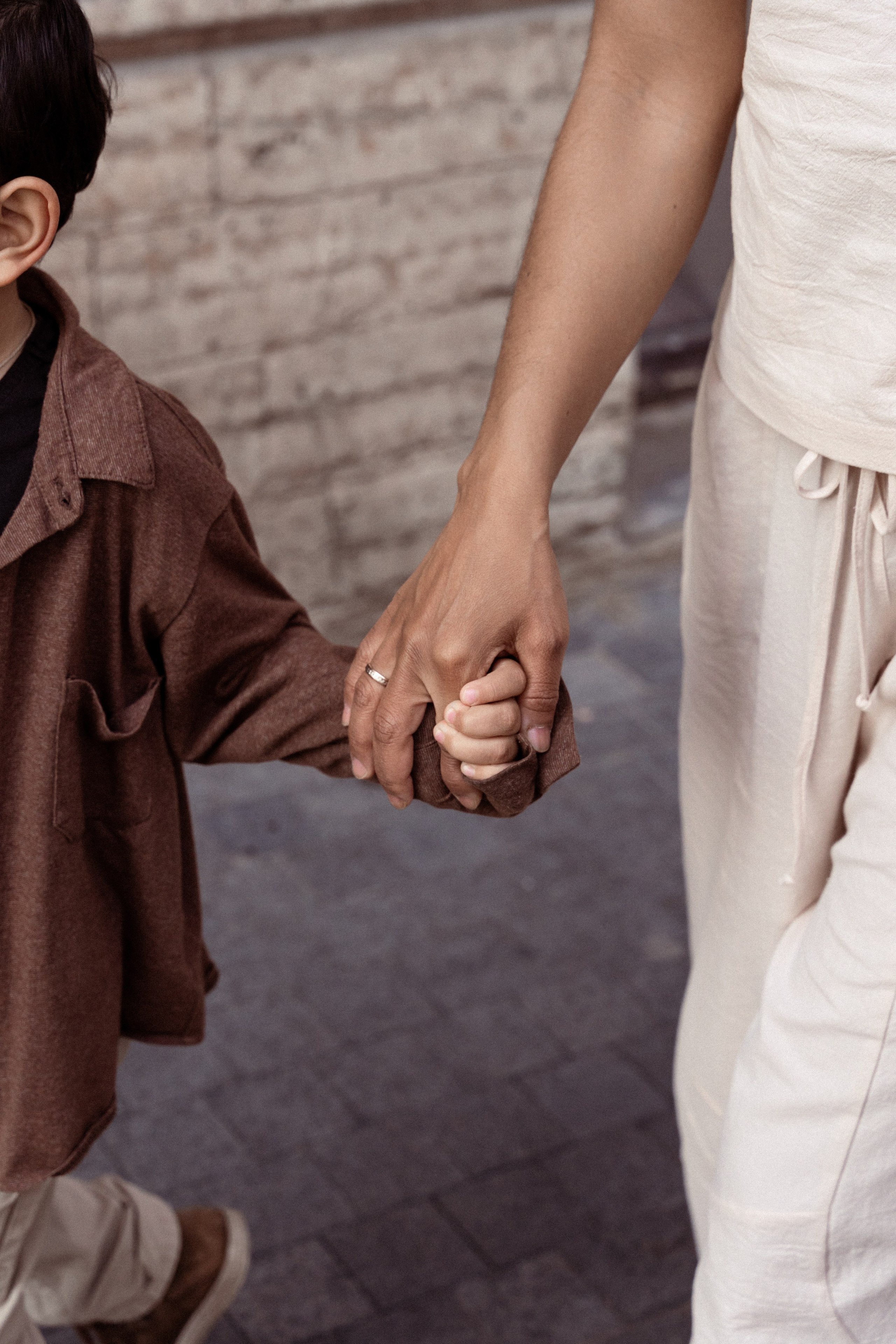 Лида, Даня и Эвелина 🤍 Всех нужнее и дороже, всех доверчивей и строже в этом мире доброта. Лайфстайл фотограф в Санкт-Петербурге — Наташа Шмидт