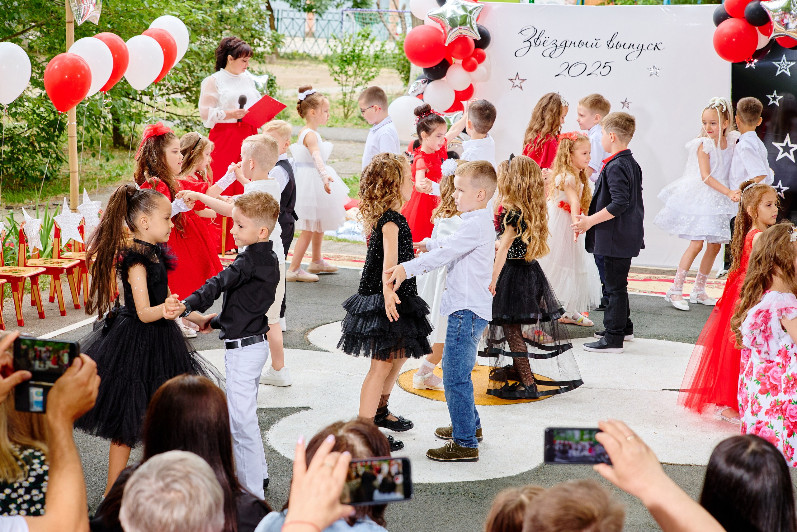 Выпускной 45 сад. Фотограф Выпускные альбомы Таганрог Сергей Коробченко