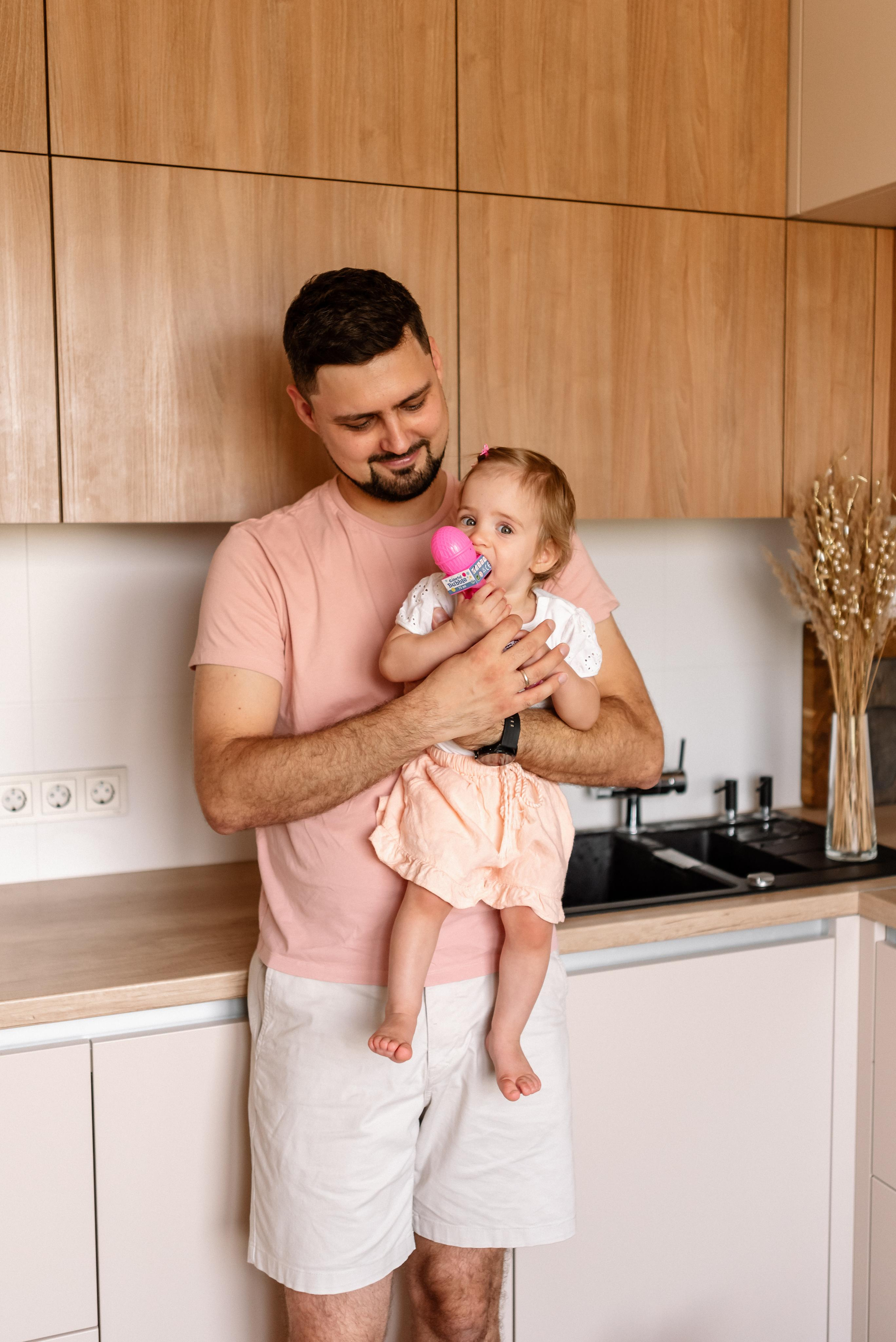 Семейная фотосессия дома для Кати и Кости и их девочек. Свадебный и портретный фотограф в Минске Татьяна Лобода