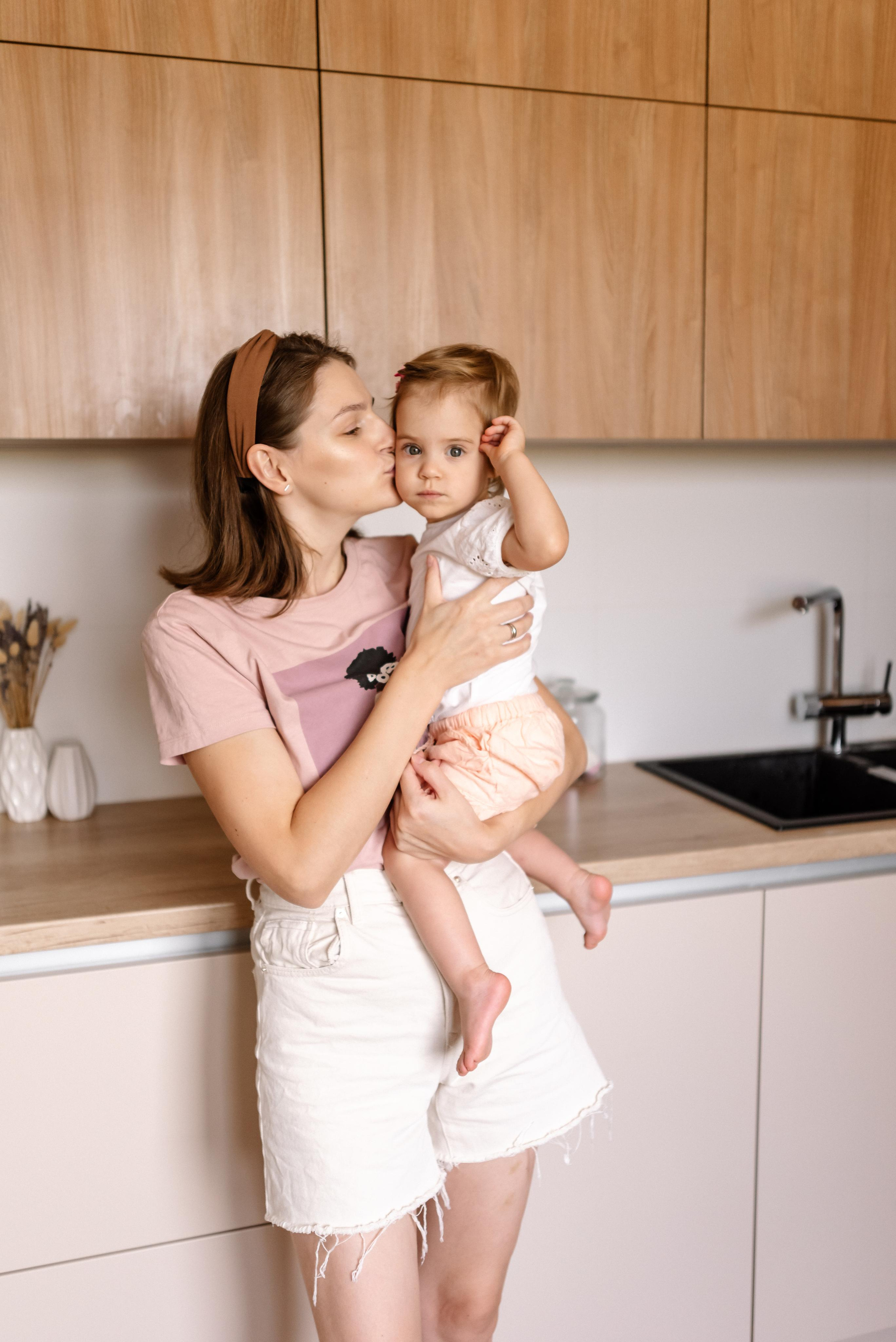 Семейная фотосессия дома для Кати и Кости и их девочек. Свадебный и портретный фотограф в Минске Татьяна Лобода