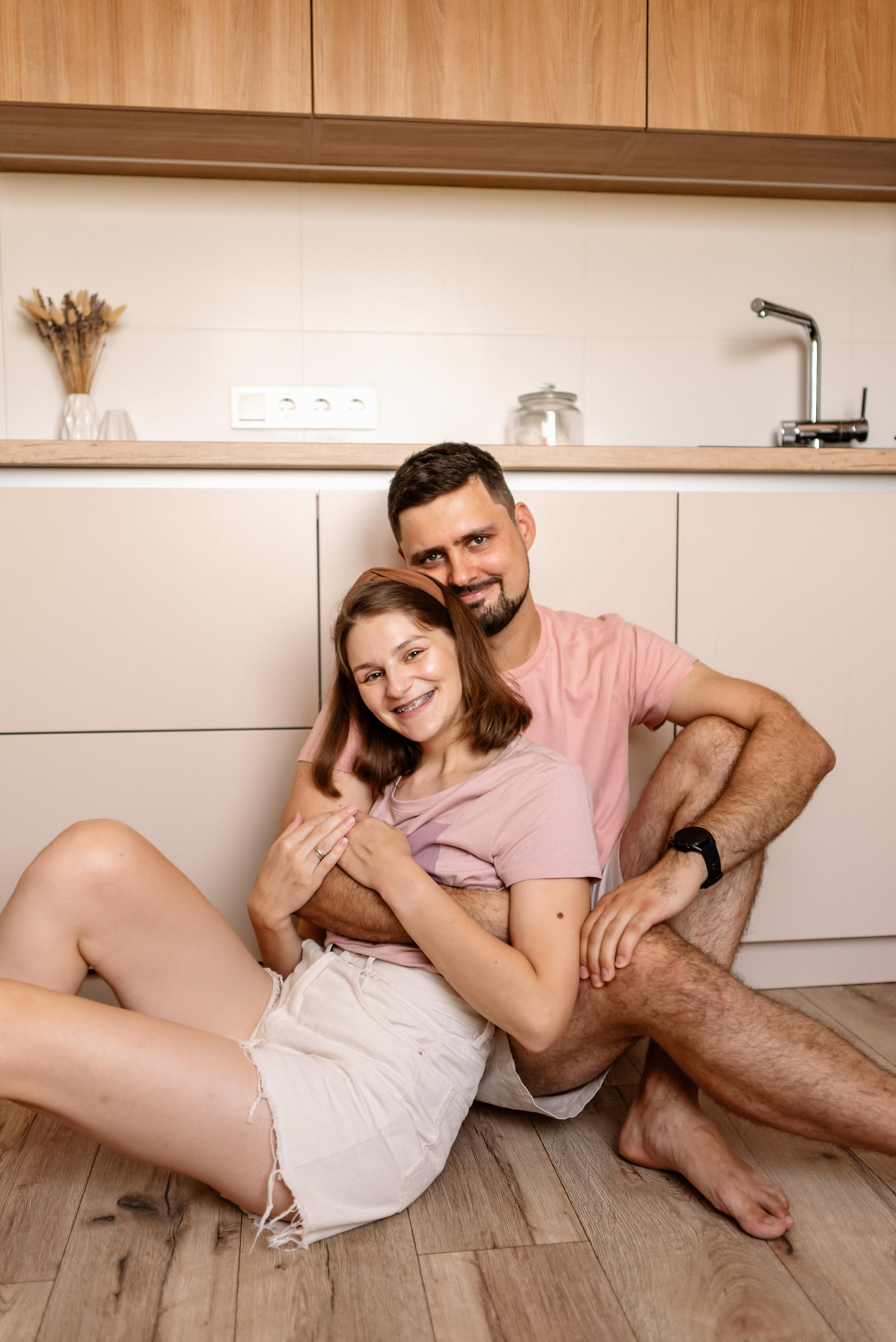 Семейная фотосессия дома для Кати и Кости и их девочек. Свадебный и портретный фотограф в Минске Татьяна Лобода