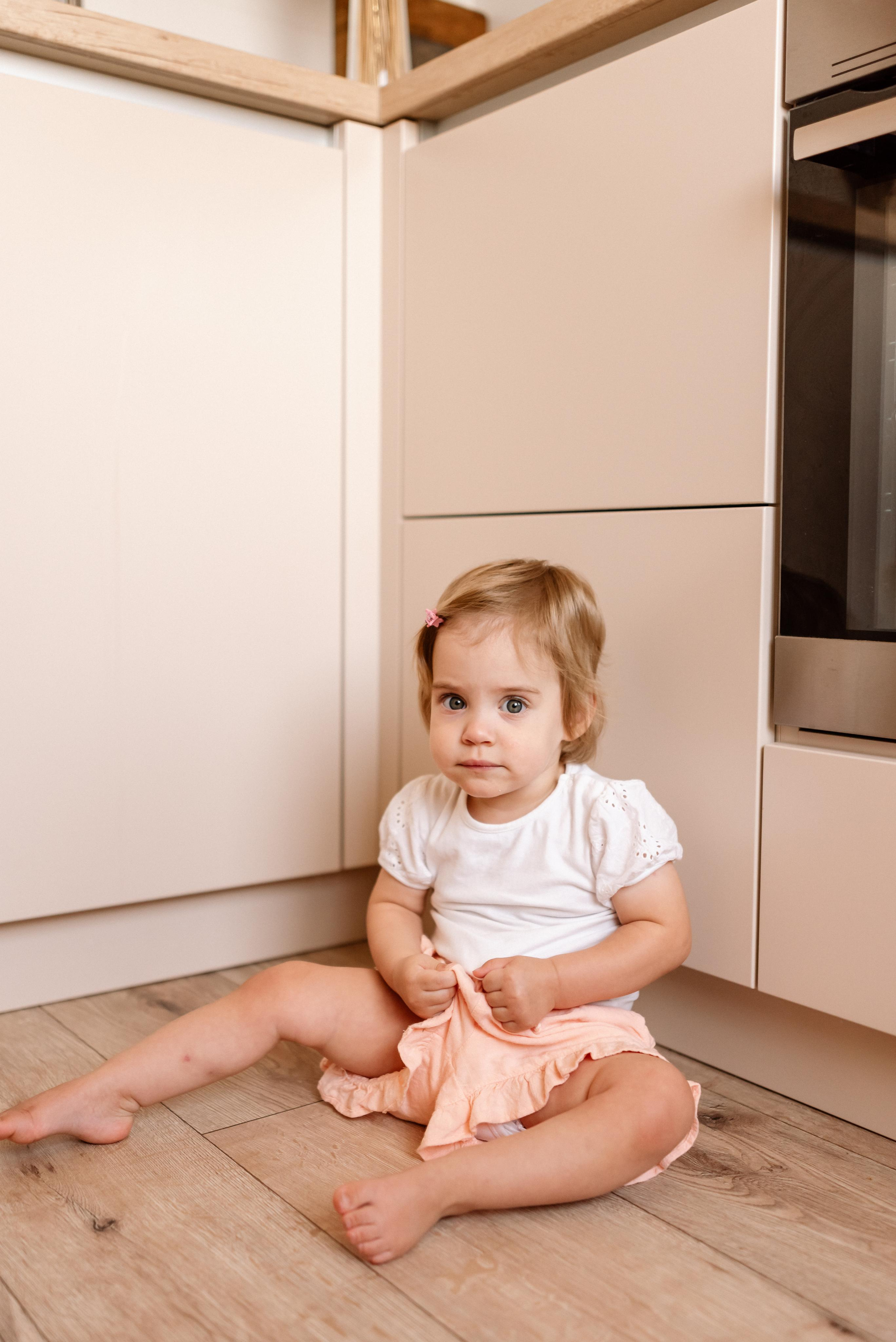 Семейная фотосессия дома для Кати и Кости и их девочек. Свадебный и портретный фотограф в Минске Татьяна Лобода