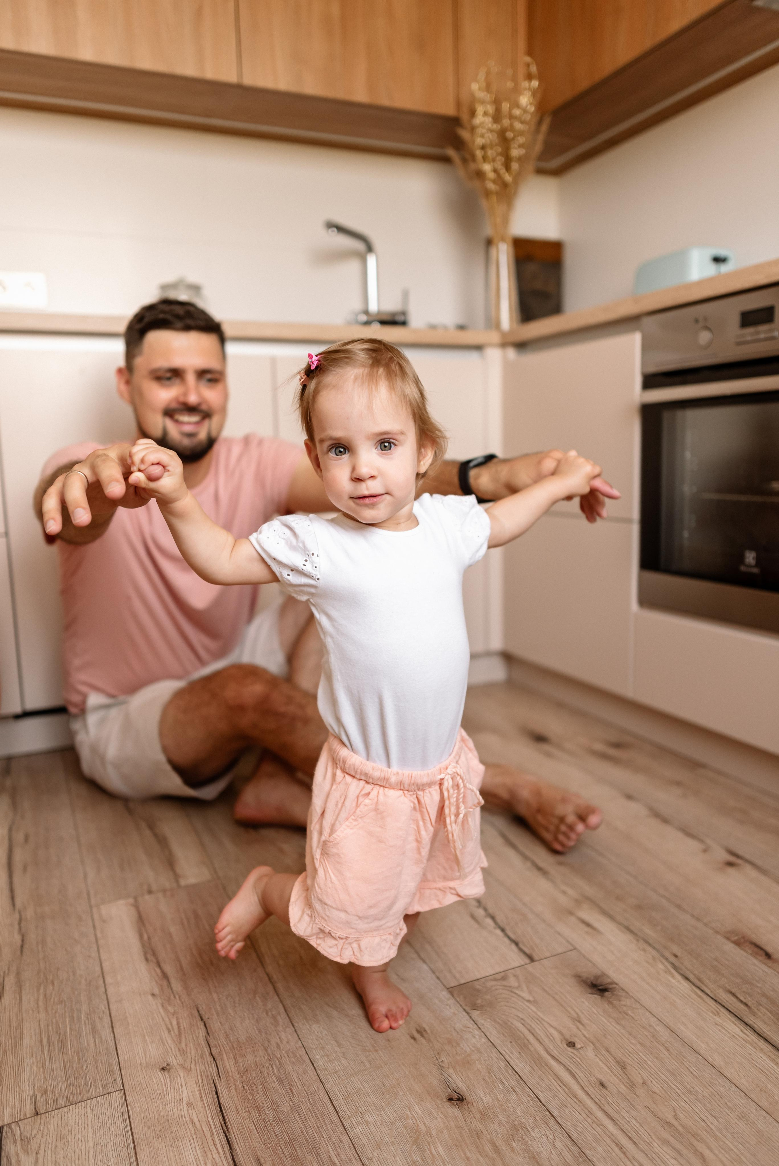 Семейная фотосессия дома для Кати и Кости и их девочек. Свадебный и портретный фотограф в Минске Татьяна Лобода