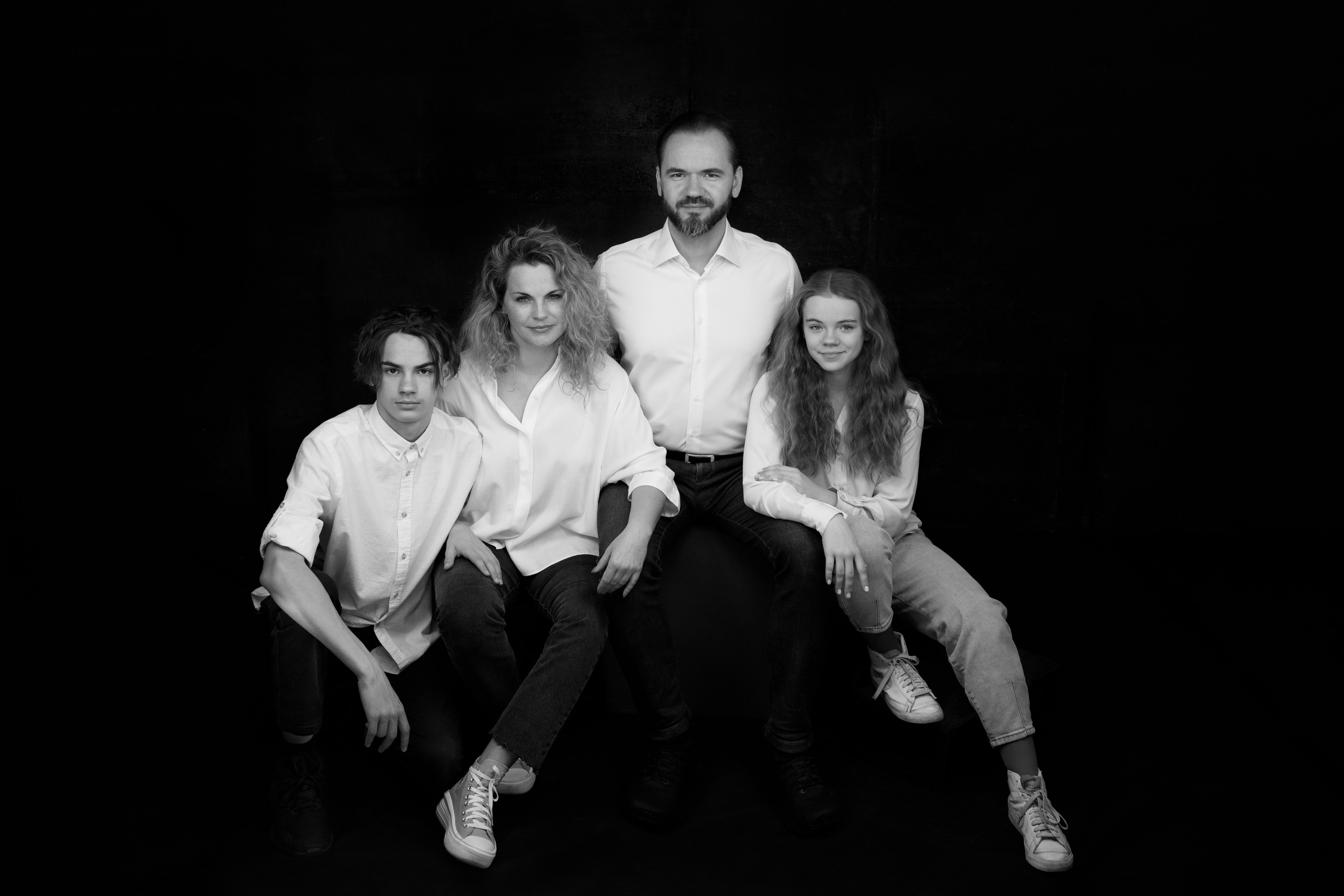 A portrait session for a family. Headshot & portrait photographer Alexei Shendrick