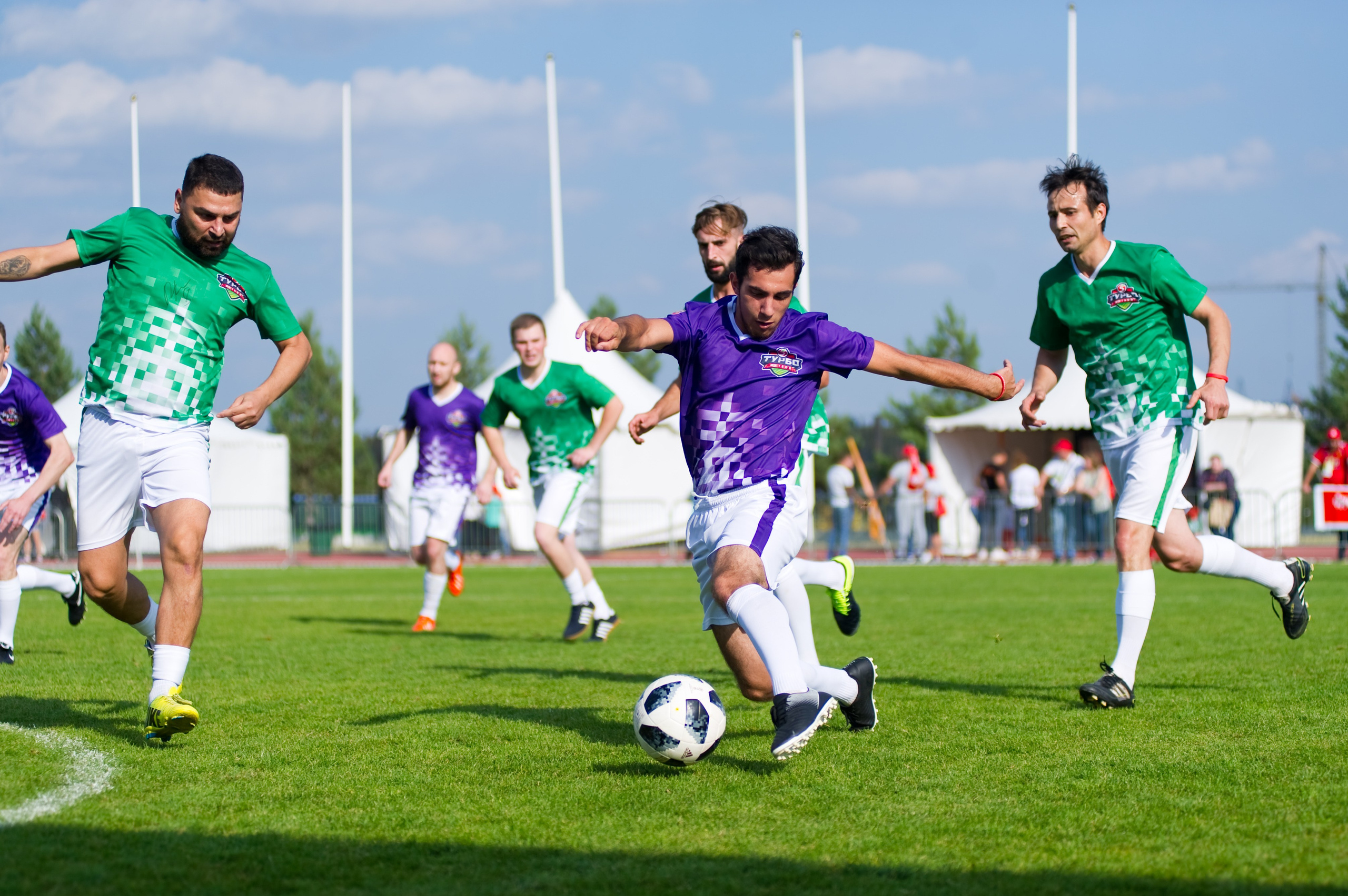Турбофутбол (корпоративное соревнование «Пятерочки»). Репортажный фотограф и видеограф Слава Думчев. Тимбилдинги, отчетники, корпоративы