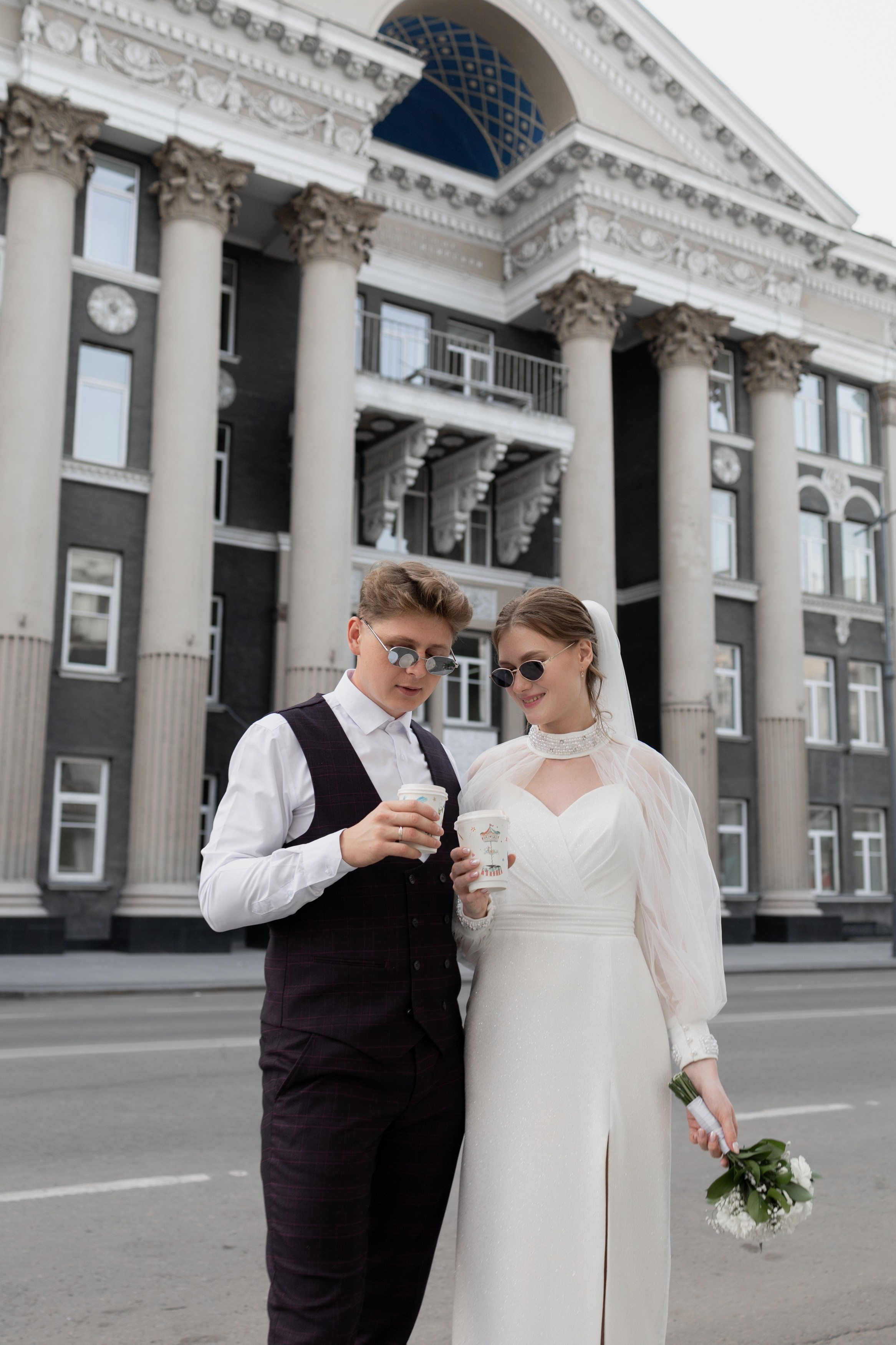 Владислав и Юлия Вечерняя прогулка по городу. Свадебный Фотограф в Иркутске Екатерина Елисеева