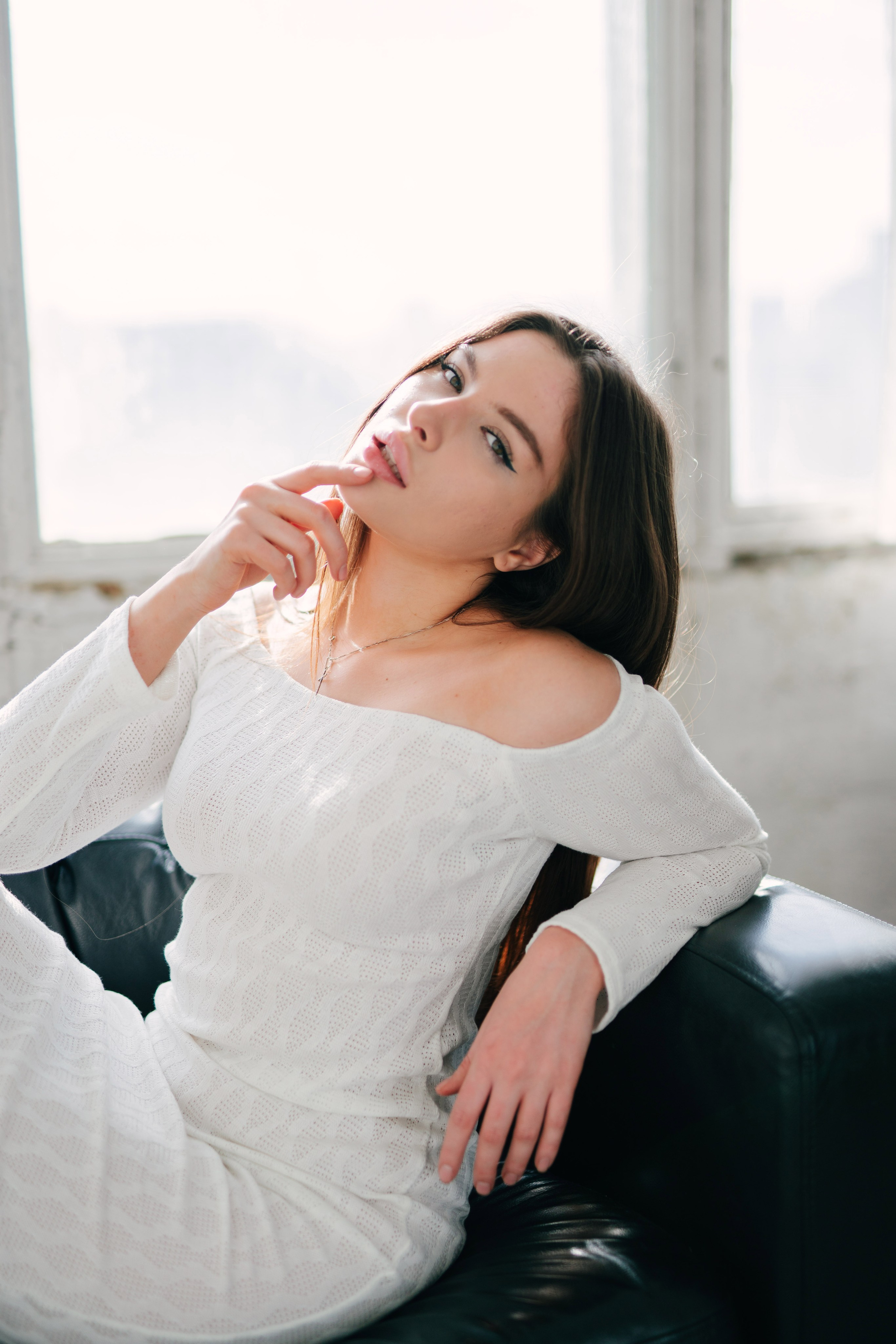 Женские портерты в студии. Портреты студия Москва. Модельные тесты. Lovestory студия в Москве. Женсий фотограф