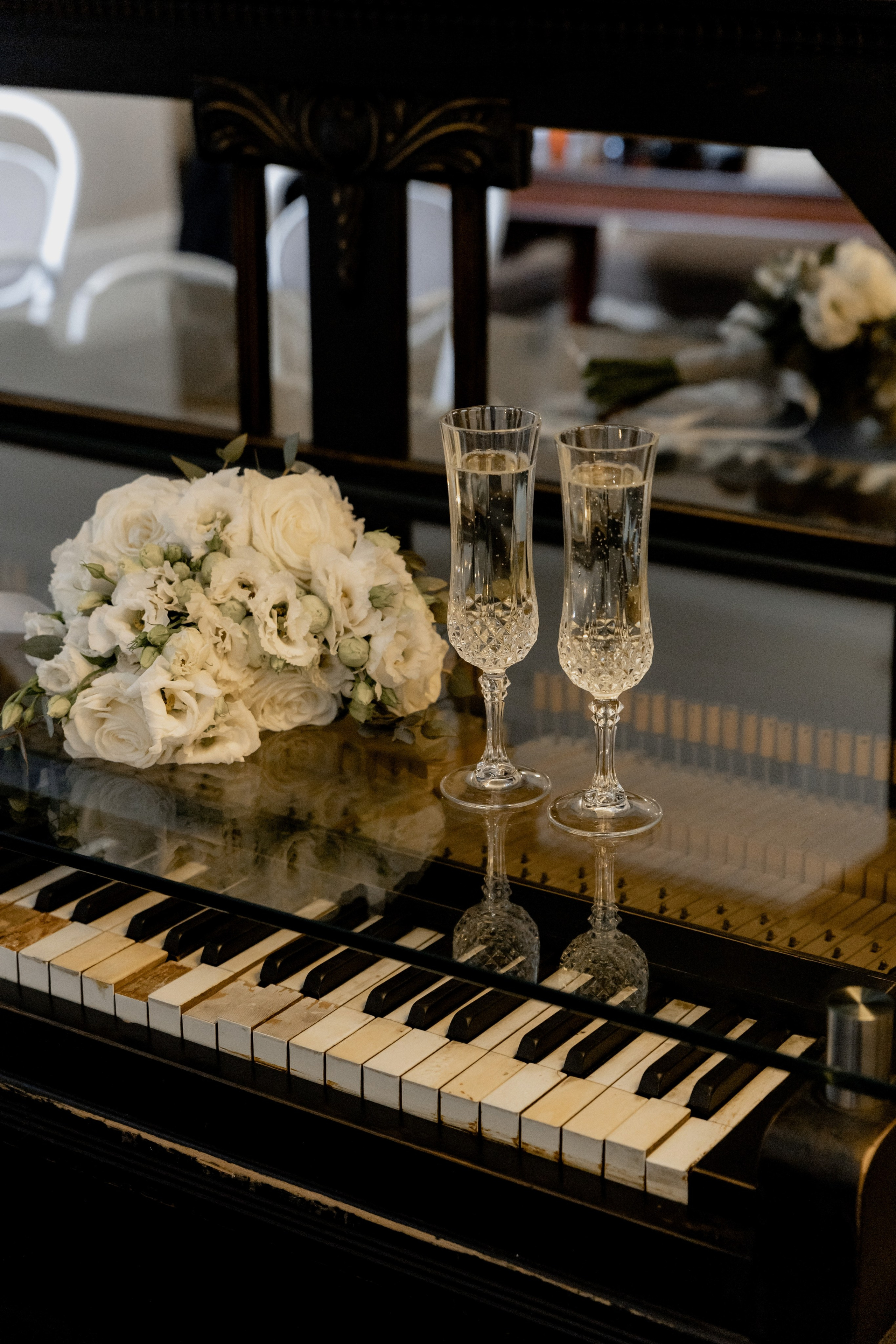 Свадебная фотосессия в отеле Чайковский г. Калининград. Свадебный фотограф Калининград