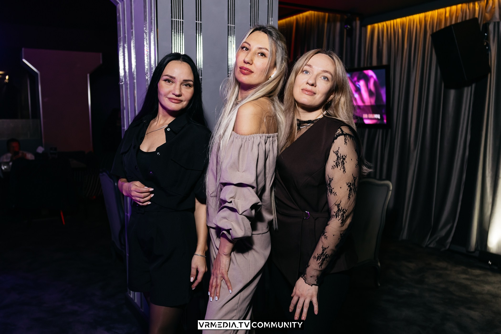 Вечер в караоке-баре «Volna»