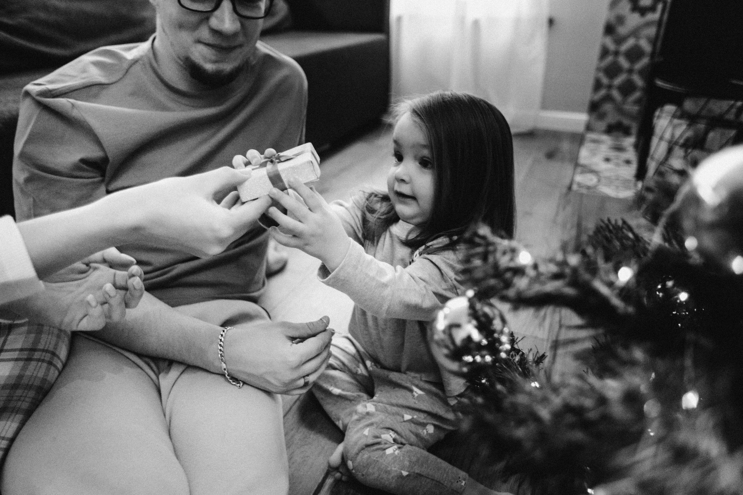 Где-то снежные дремлют метели, В ожидании праздничных чудес. Душевный фотограф Ваших самых ярких событий Марина Погребняк