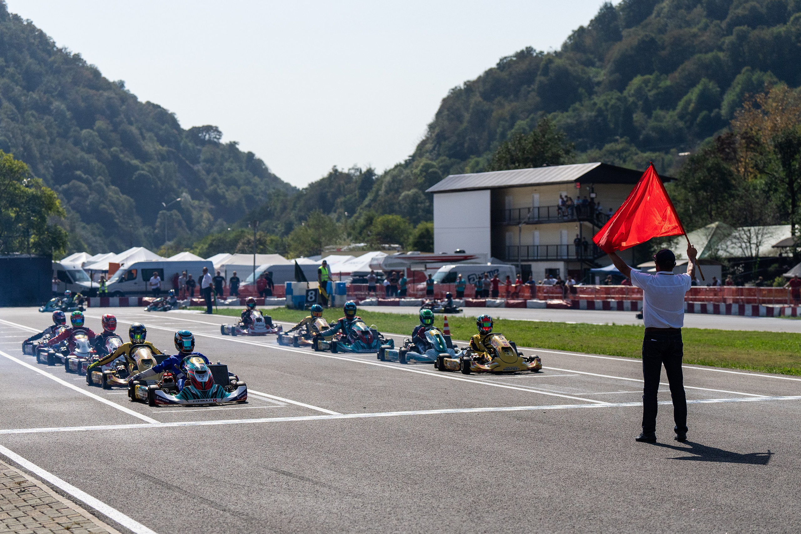 Репортажный фотограф в Сочи — профессиональная съёмка событий и мероприятий. Профессиональная фотосъемка в Сочи: репортаж, предметная, ювелирная фотосъемка, недвижимость, фуд-фотография. Фотограф Александр Афанасьев