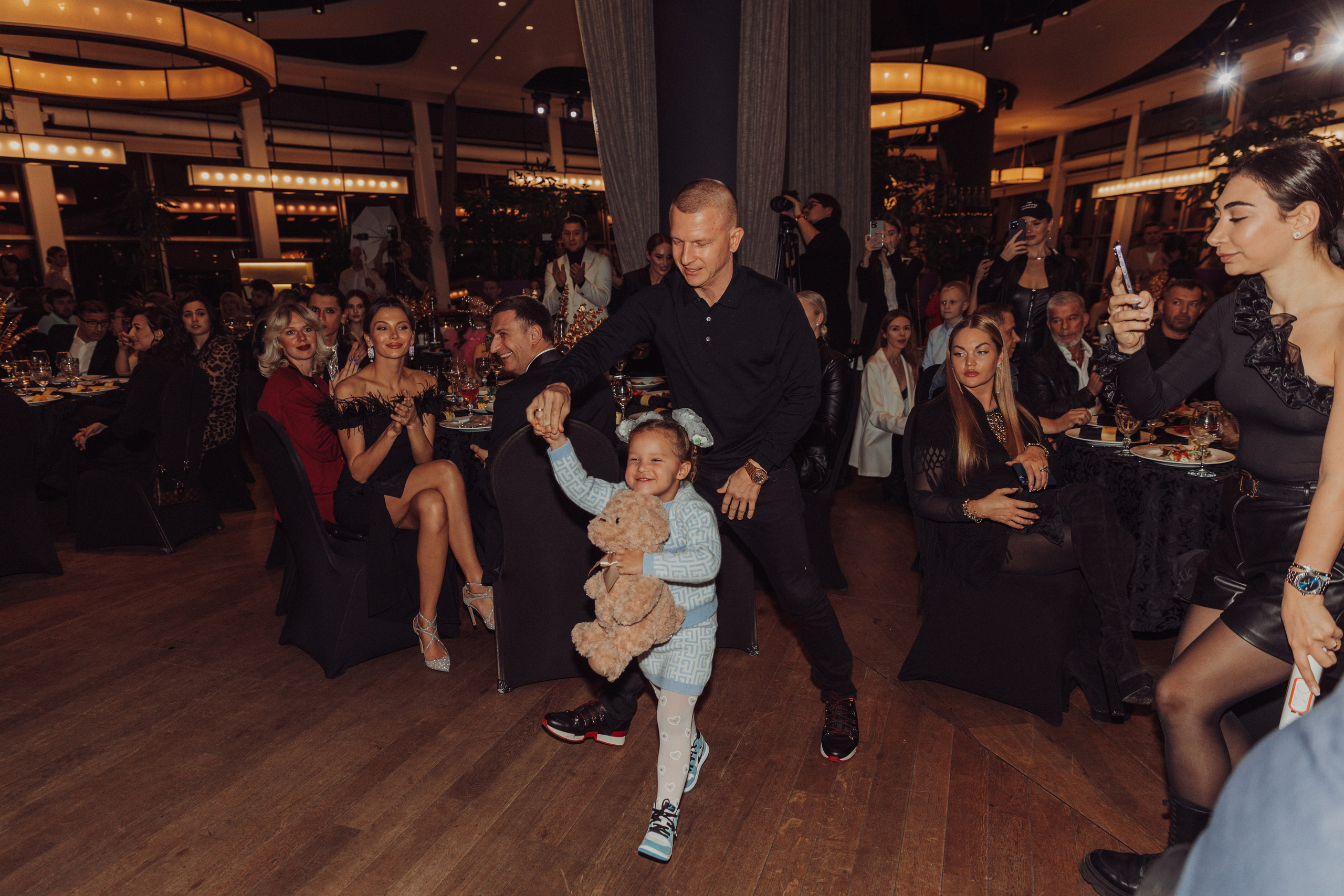 By Fashion Beaty: Человек года 2022 — ресторан Backstage. Фотограф и Видеограф в Москве Дарья Арсентьева