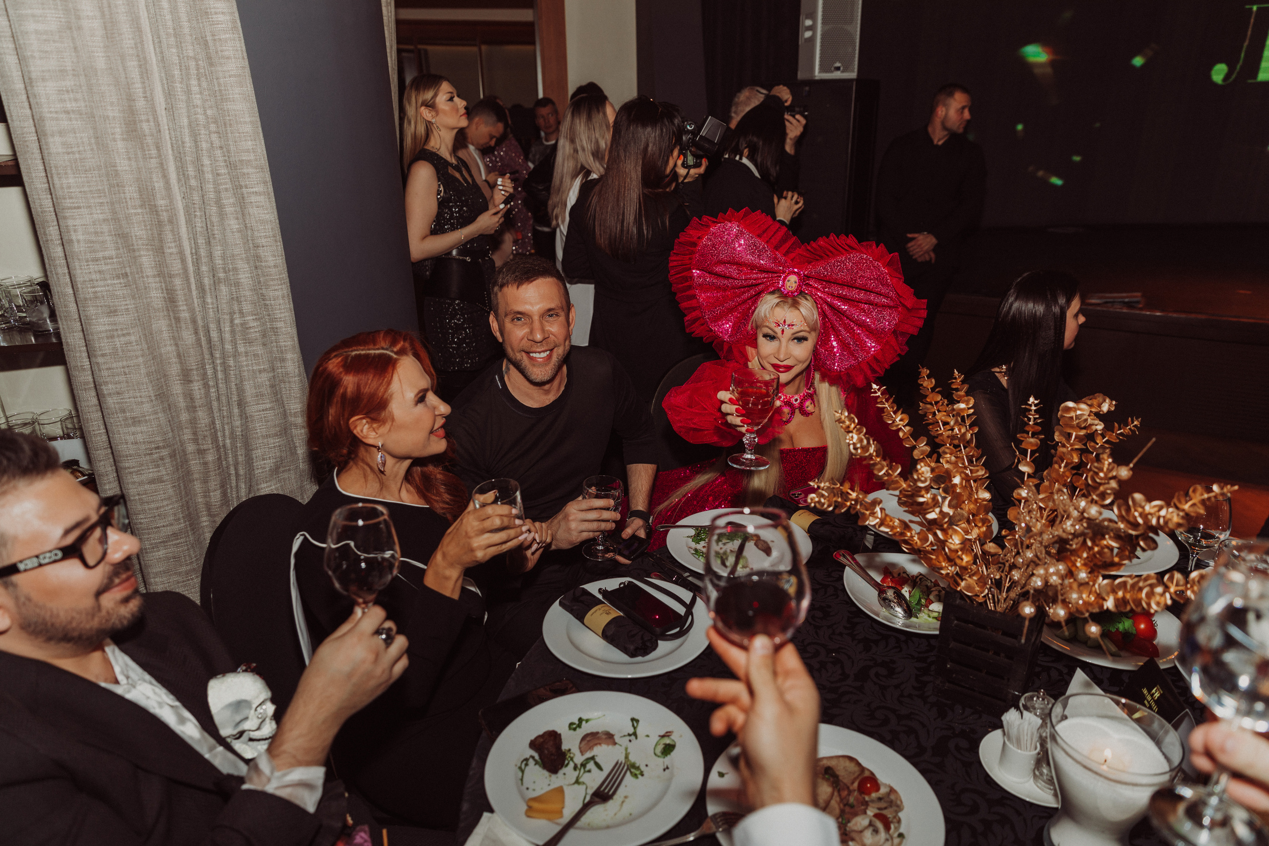 By Fashion Beaty: Человек года 2022 — ресторан Backstage. Фотограф и Видеограф в Москве Дарья Арсентьева