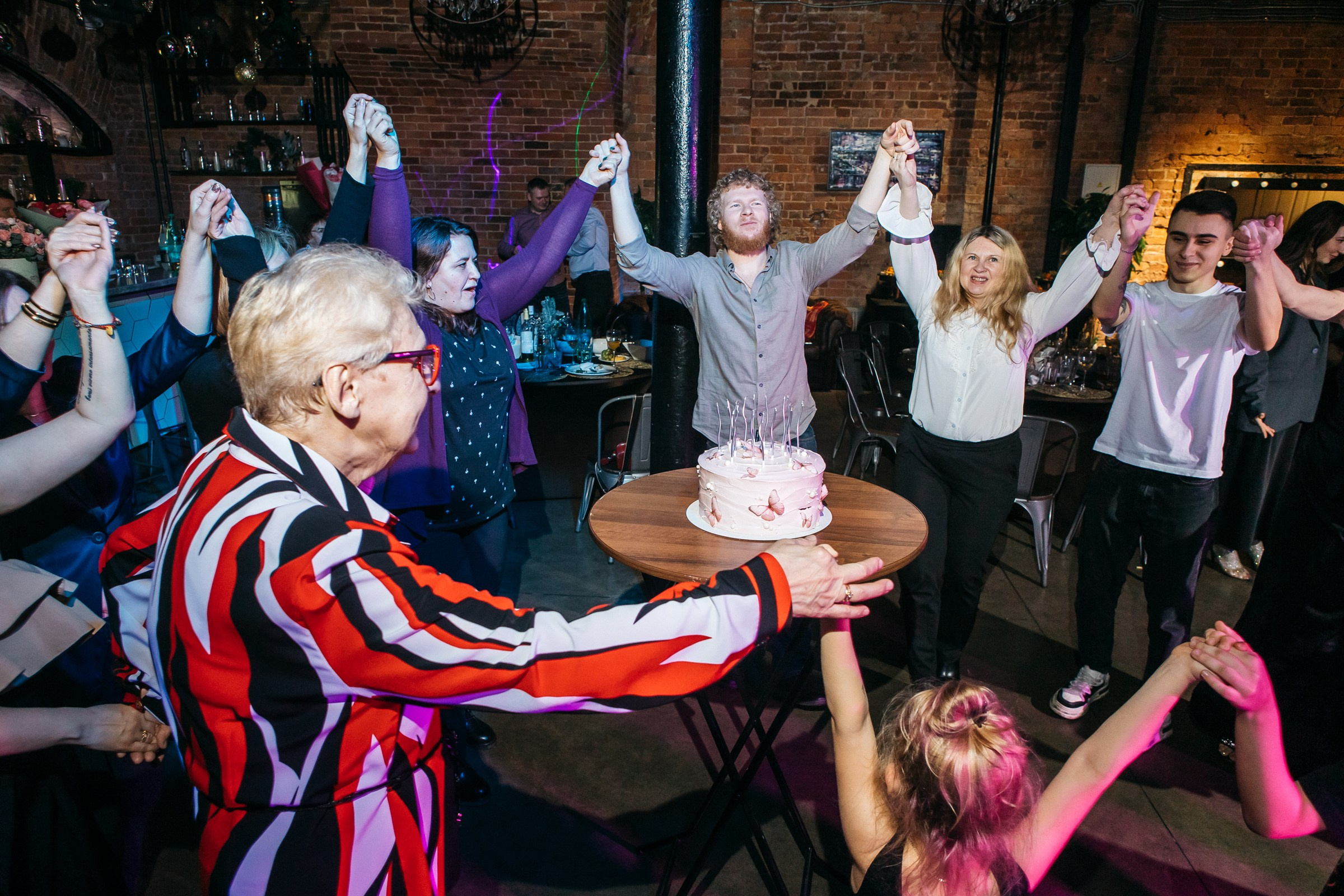 Позитивный репортажный фотограф на День Рождение, юбилей Питер