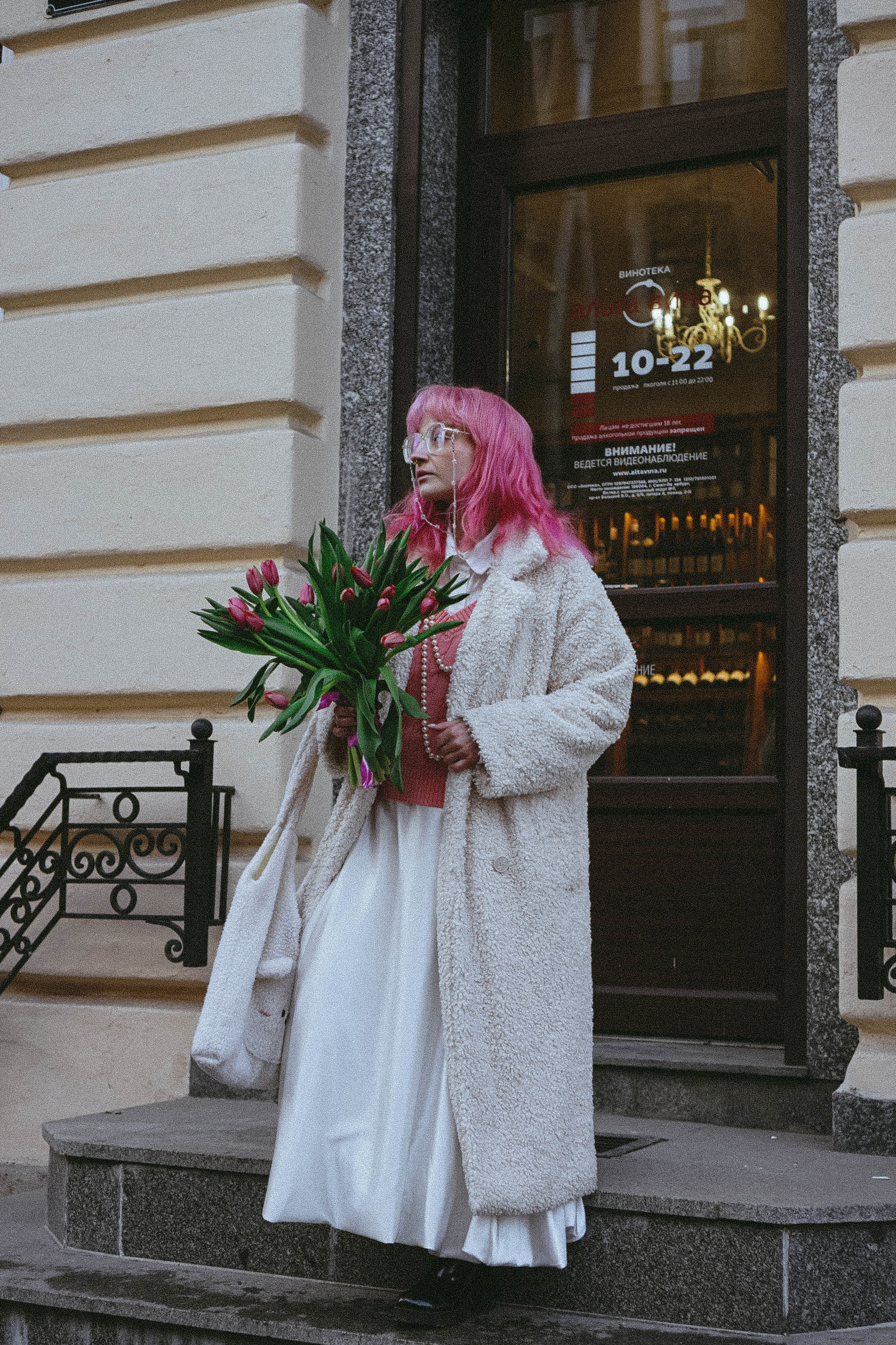 Прогулочная фотосессия с тюльпанами. Профессиональный фотограф, Санкт-Петербург — Виктория Богомолова