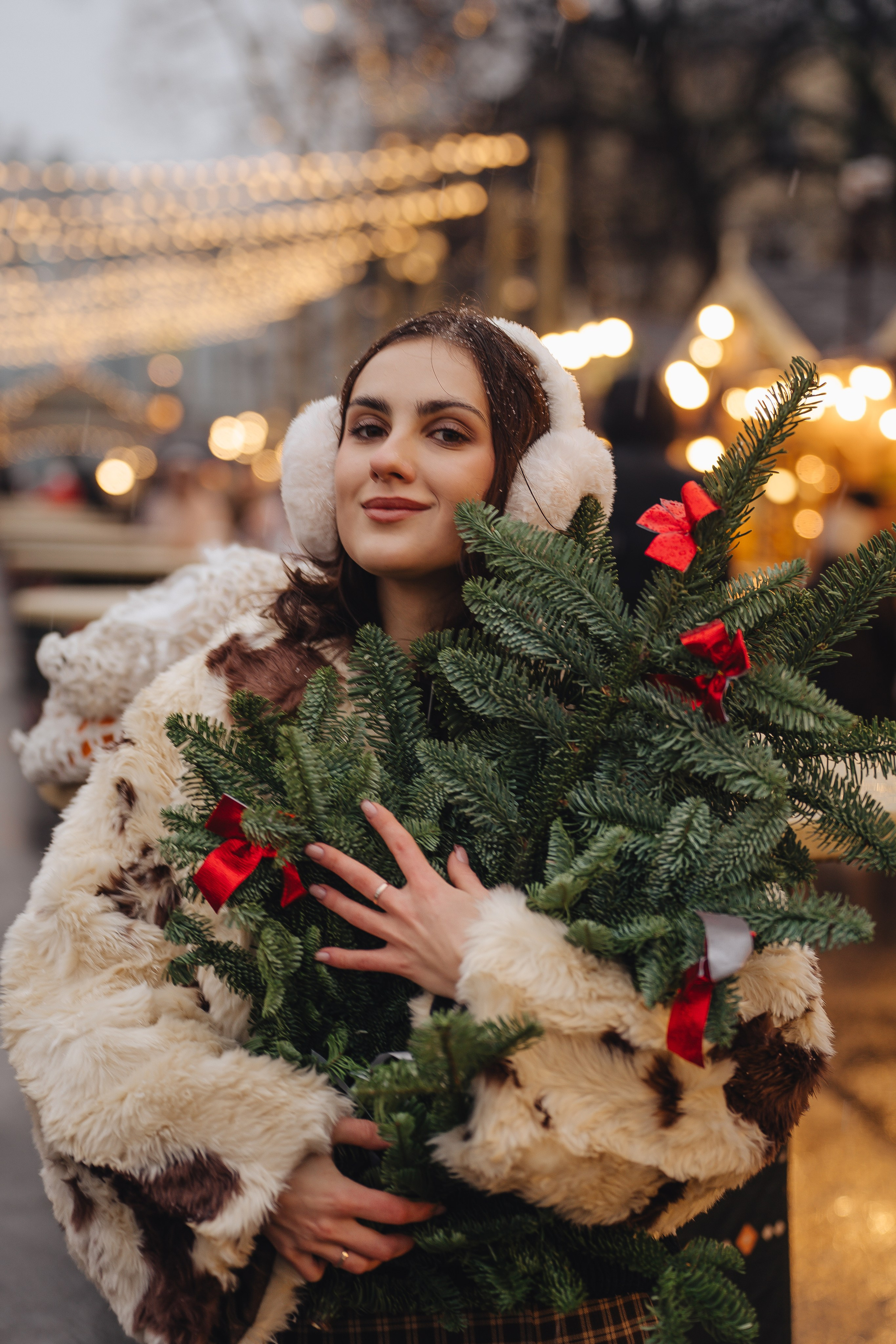 ПРОГУЛКА НА МАНЕЖНОЙ ПЛОЩАДИ ДЛЯ ДЕВУШКИ ПЕРЕД НОВЫМ ГОДОМ (НОВОГОДНЯЯ ФОТОСЕССИИЯ НА МАНЕЖНОЙ ПЛОЩАДИ). Профессиональный фотограф, Санкт-Петербург — Виктория Богомолова