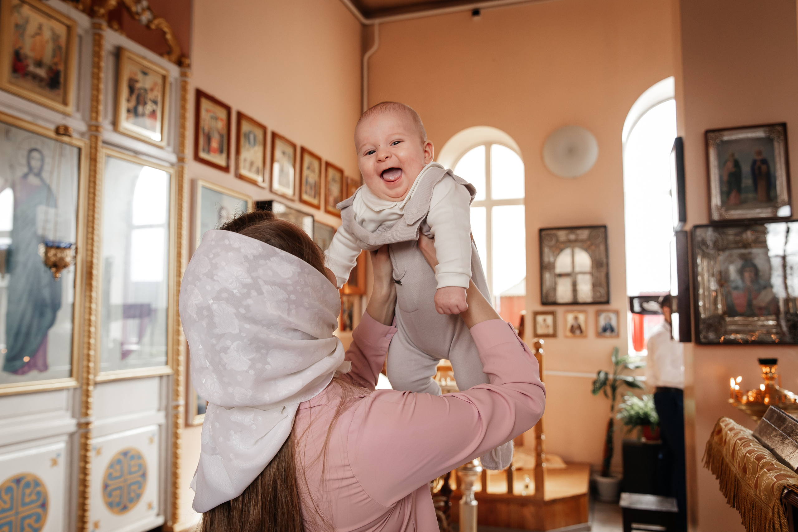 Фотосъёмка таинства крещения Крымск. Фотограф Любава Колесник. Выпускные альбомы в Крымском районе