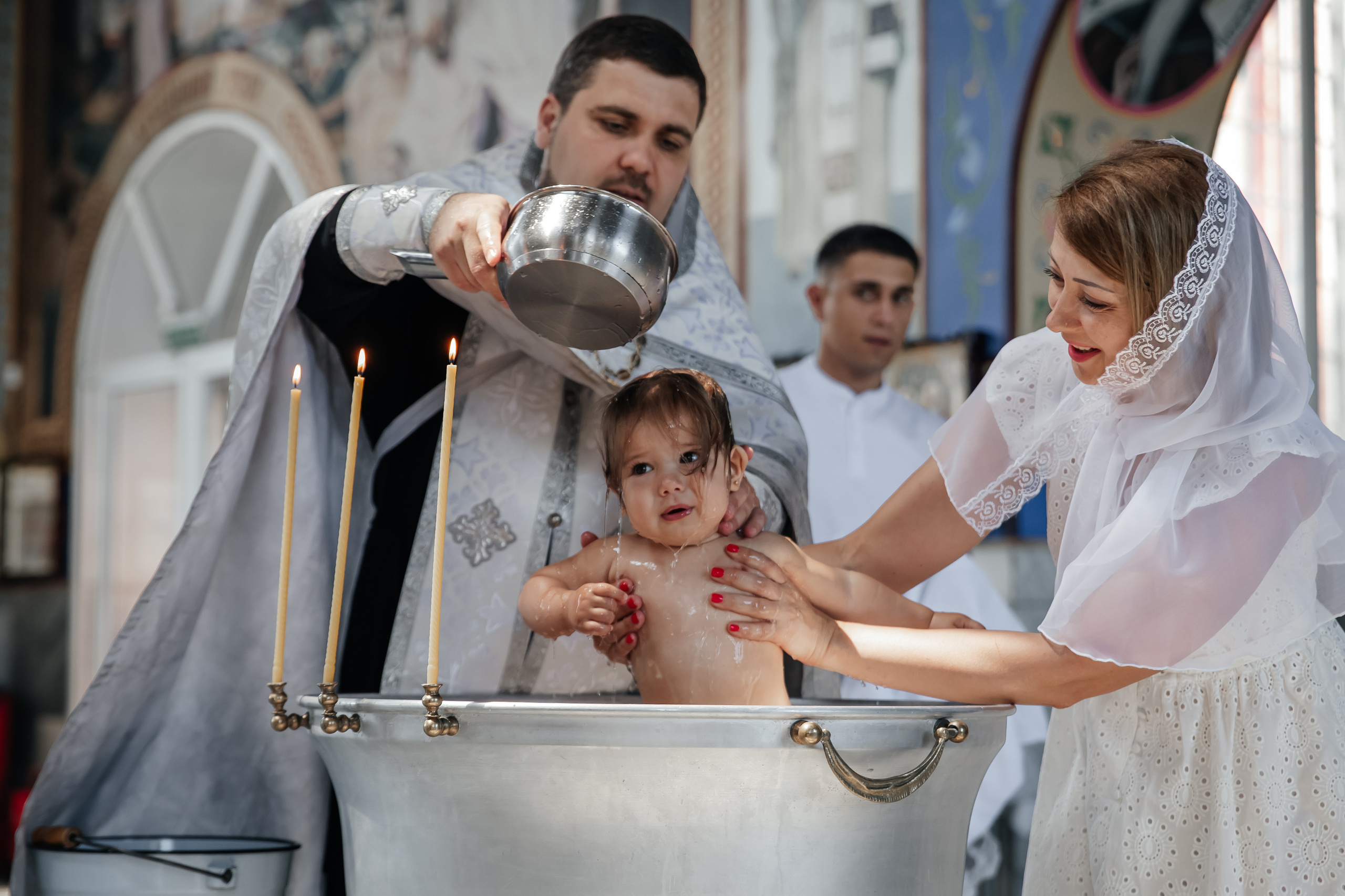 Фотосъёмка таинства крещения Крымск. Фотограф Любава Колесник. Выпускные альбомы в Крымском районе