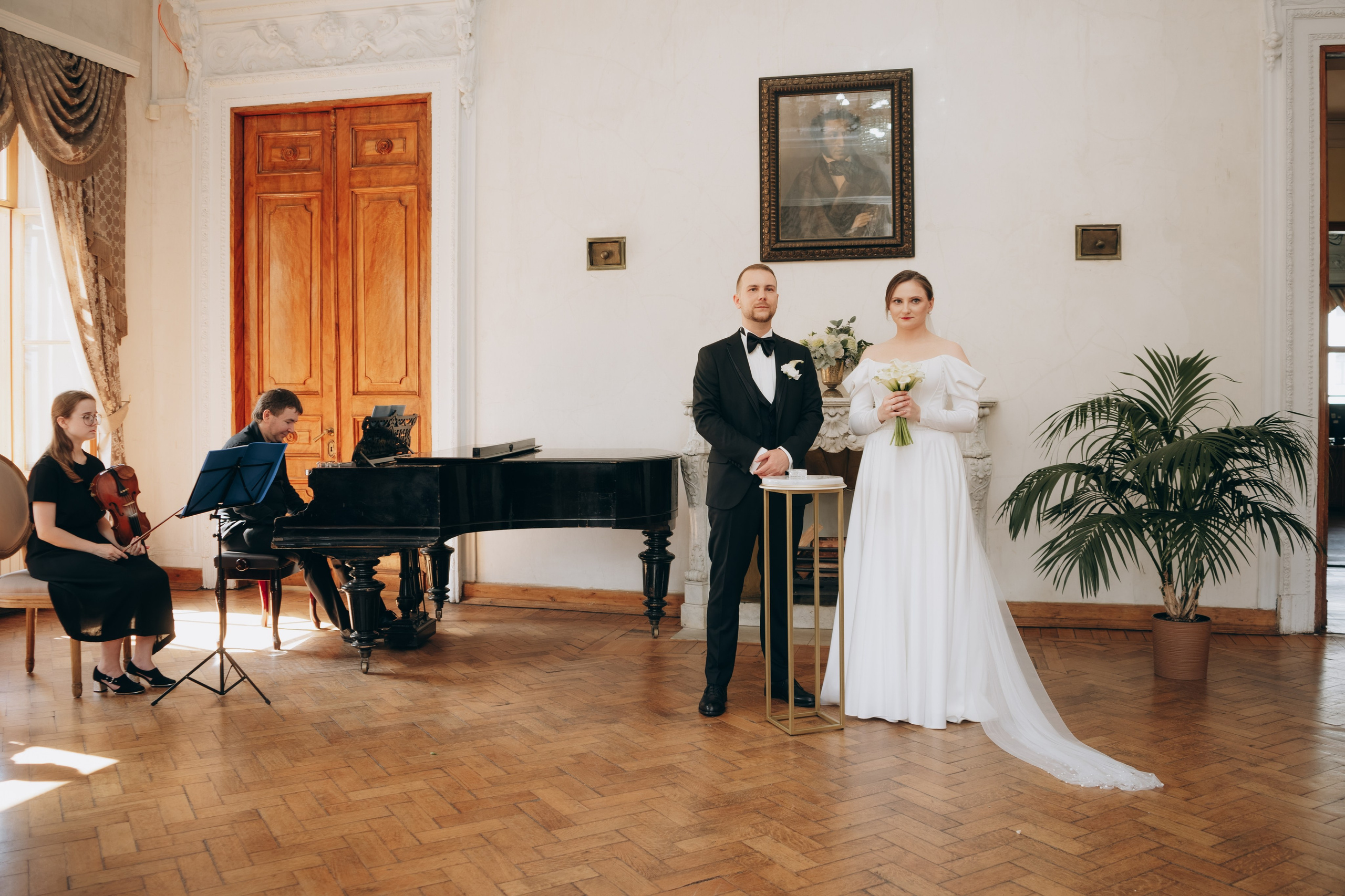 Свадебная фотосессия в Москве / Библиотека-читальня им. А. С. Пушкина. Фотограф Москва Виктория-Антуанетта