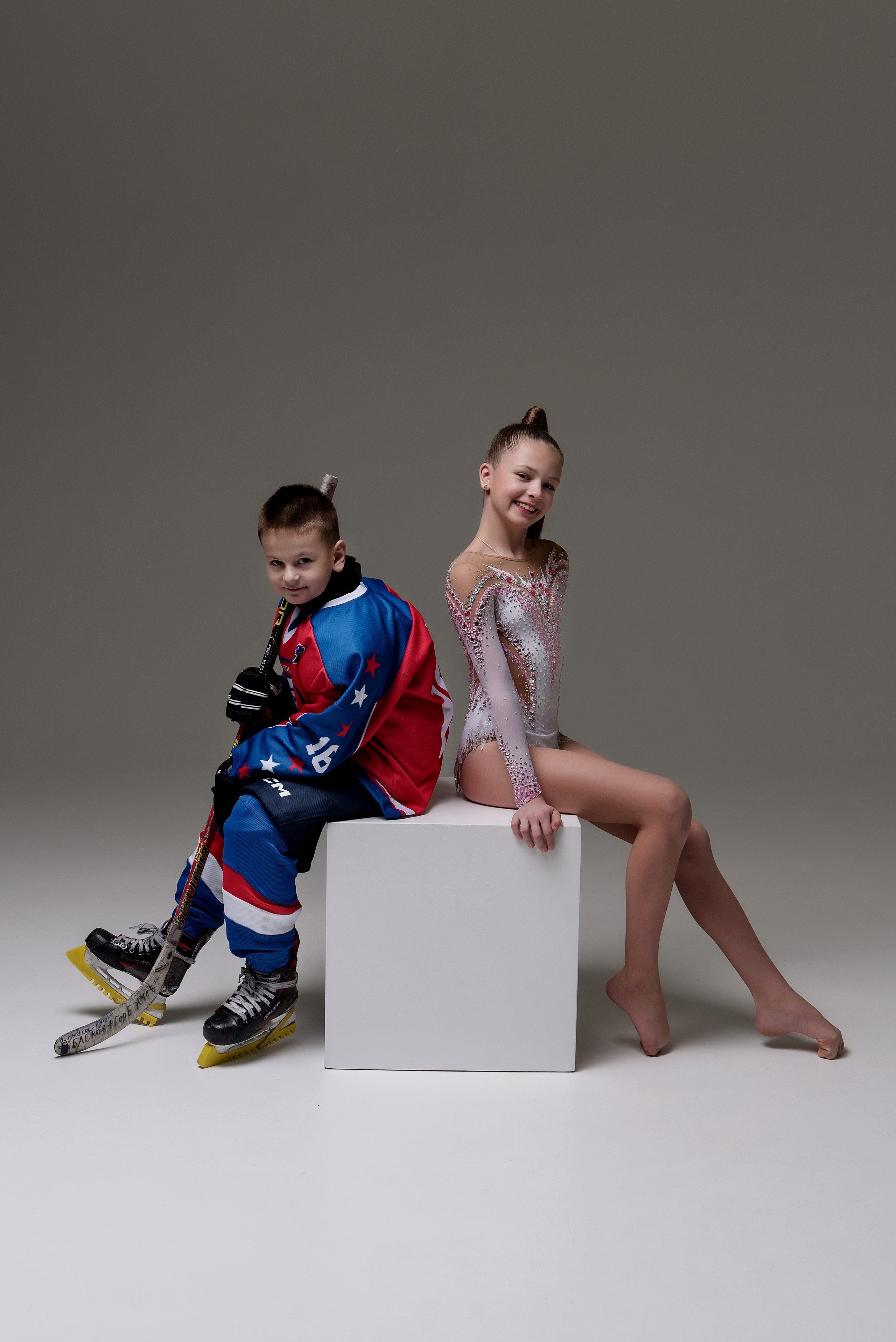 Хоккей — Гимнастика групповая съемка. Детский фотограф в Долгопрудном и Москве