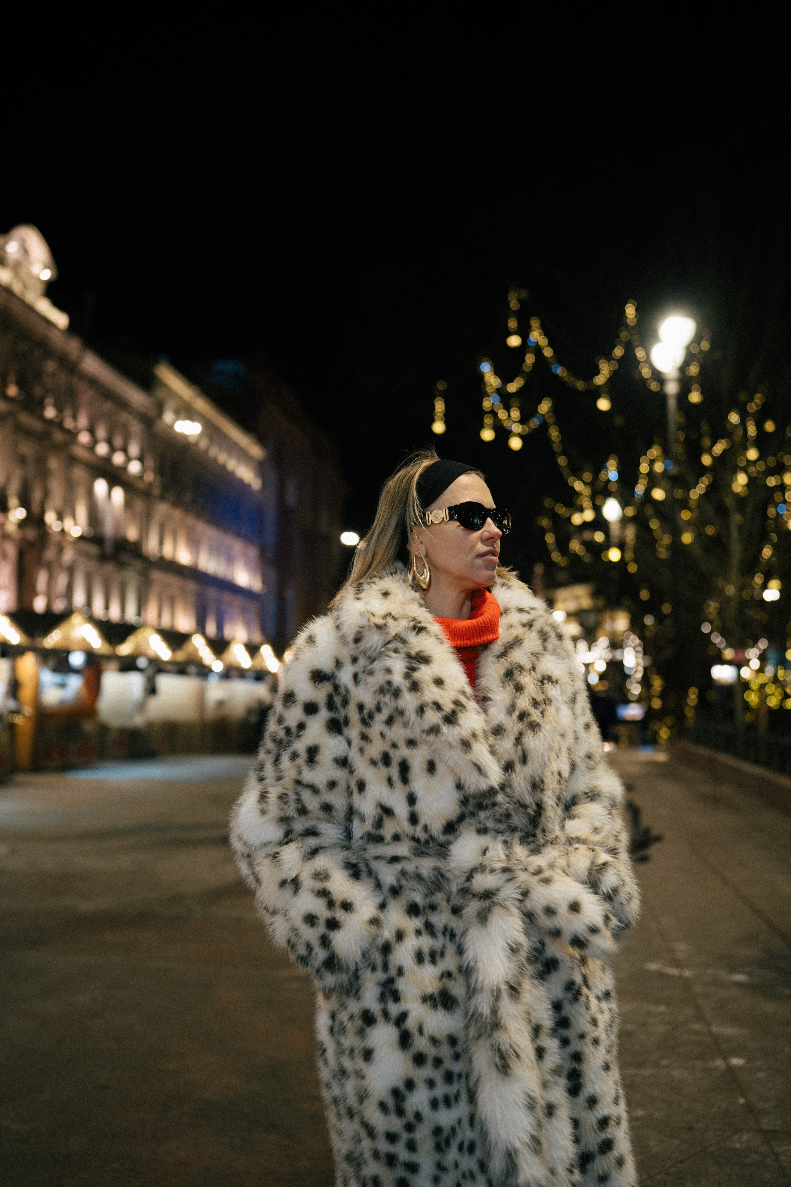 ПРОГУЛКА НА МАНЕЖНОЙ ПЛОЩАДИ ДЛЯ ДЕВУШКИ ПЕРЕД НОВЫМ ГОДОМ (НОВОГОДНЯЯ ФОТОСЕССИИЯ НА МАНЕЖНОЙ ПЛОЩАДИ). Профессиональный фотограф, Санкт-Петербург — Виктория Богомолова