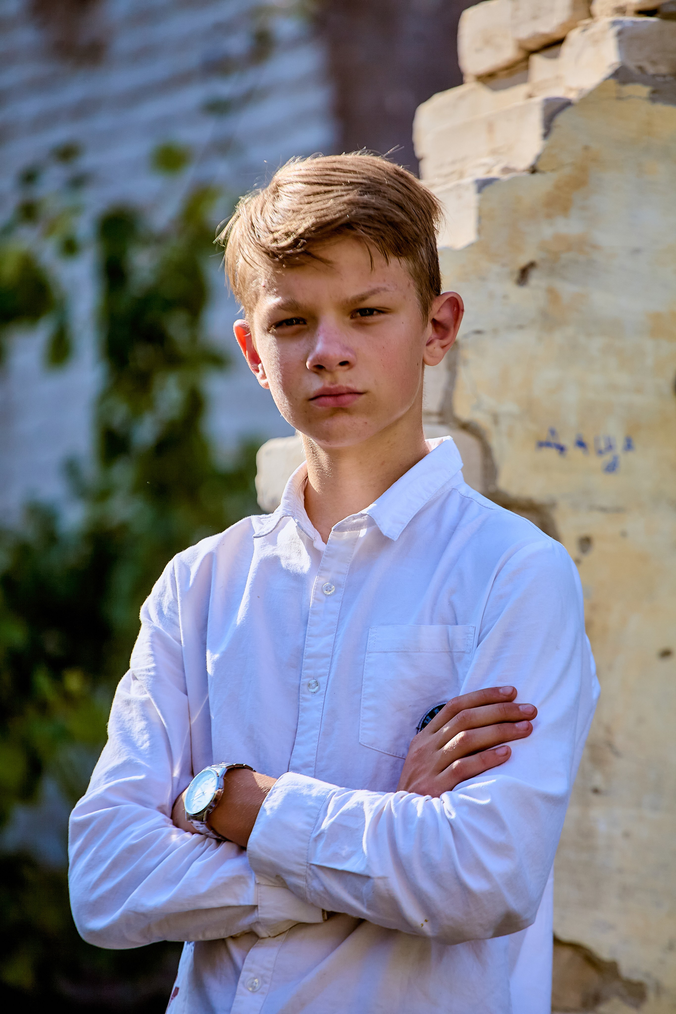 Деловой стиль в заброшенном здании в г. Дзержинске, молодежный абстрактный портрет