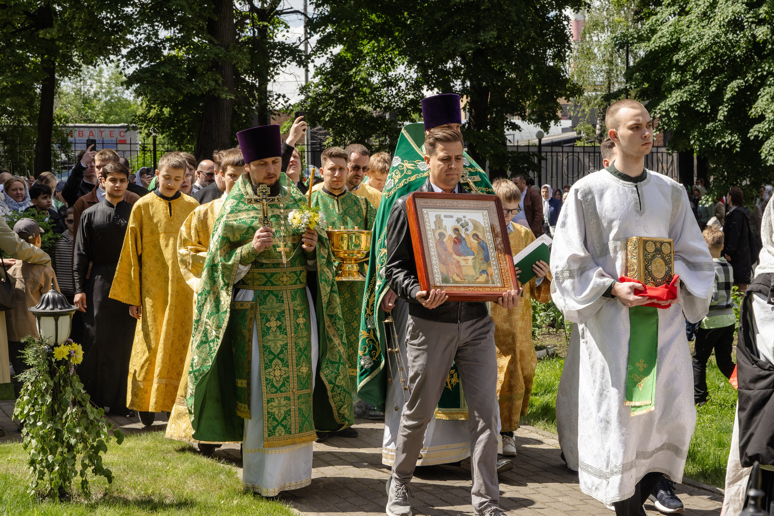 Престольный праздник в храме Троицы Живоначальной. Фотограф Москва/Подмосковье